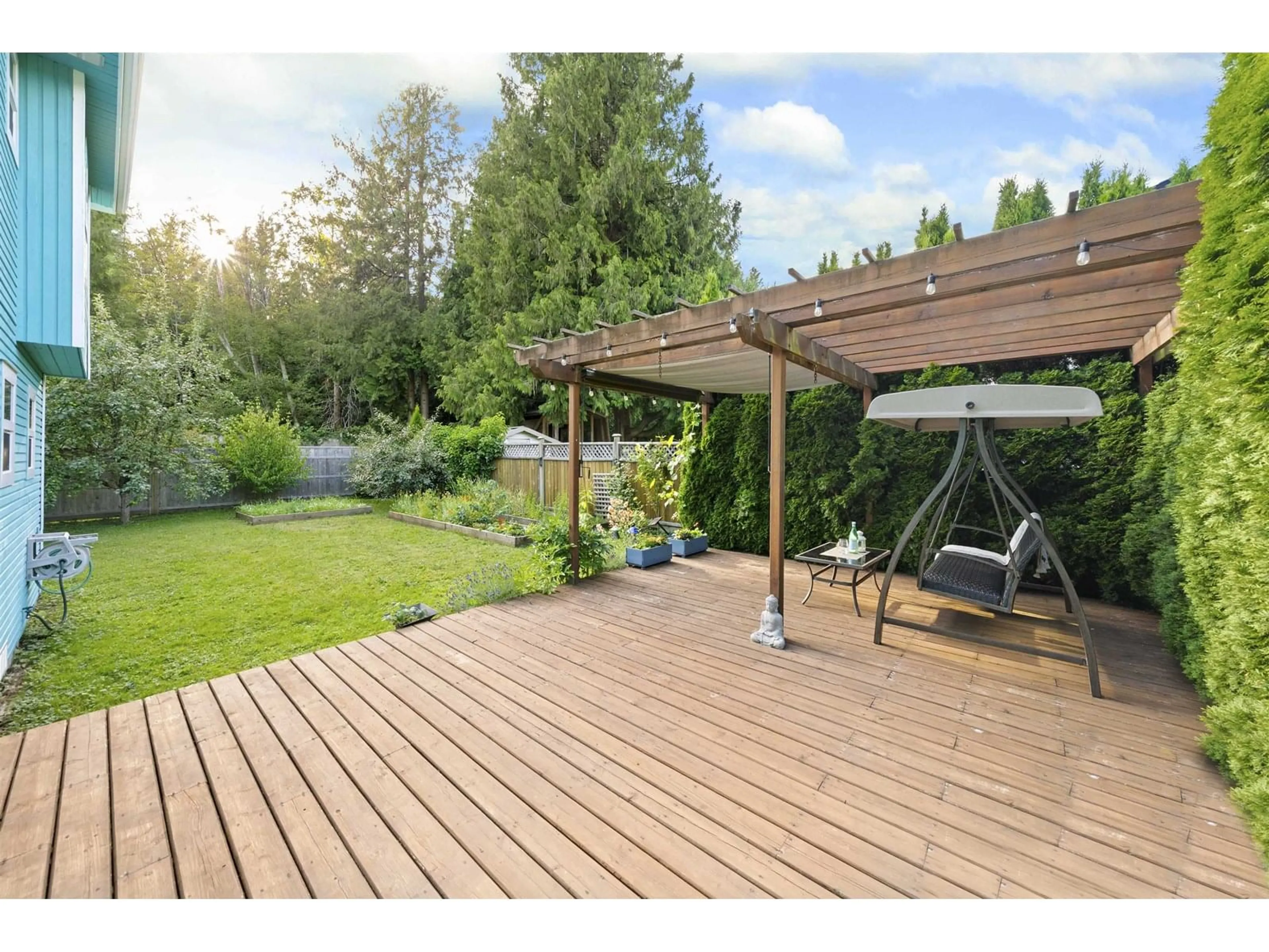 Patio, unknown for 15081 92A, Surrey British Columbia V3R7A4