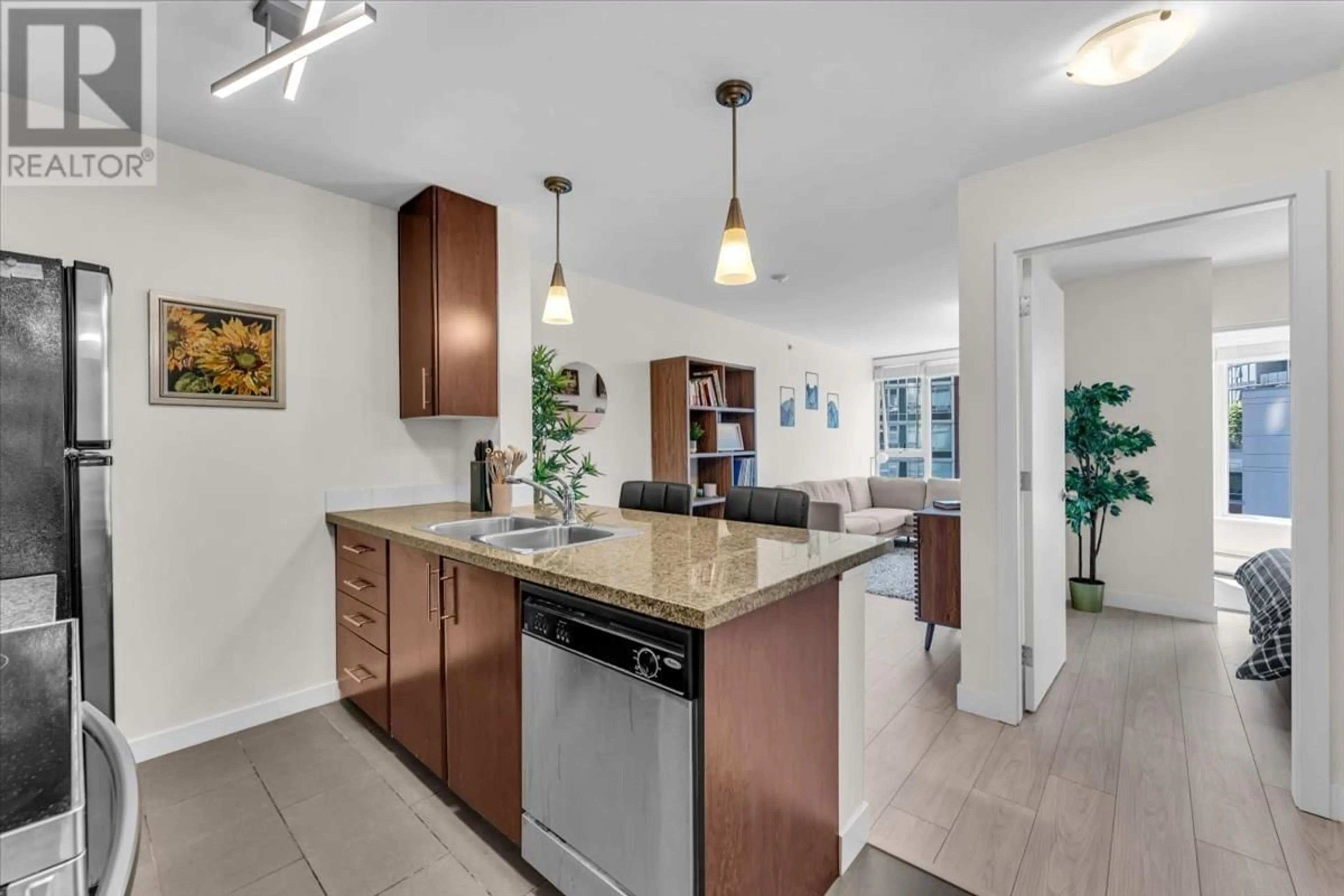 Open concept kitchen, ceramic/tile floor for 803 - 58 KEEFER PLACE, Vancouver British Columbia V6B0B8