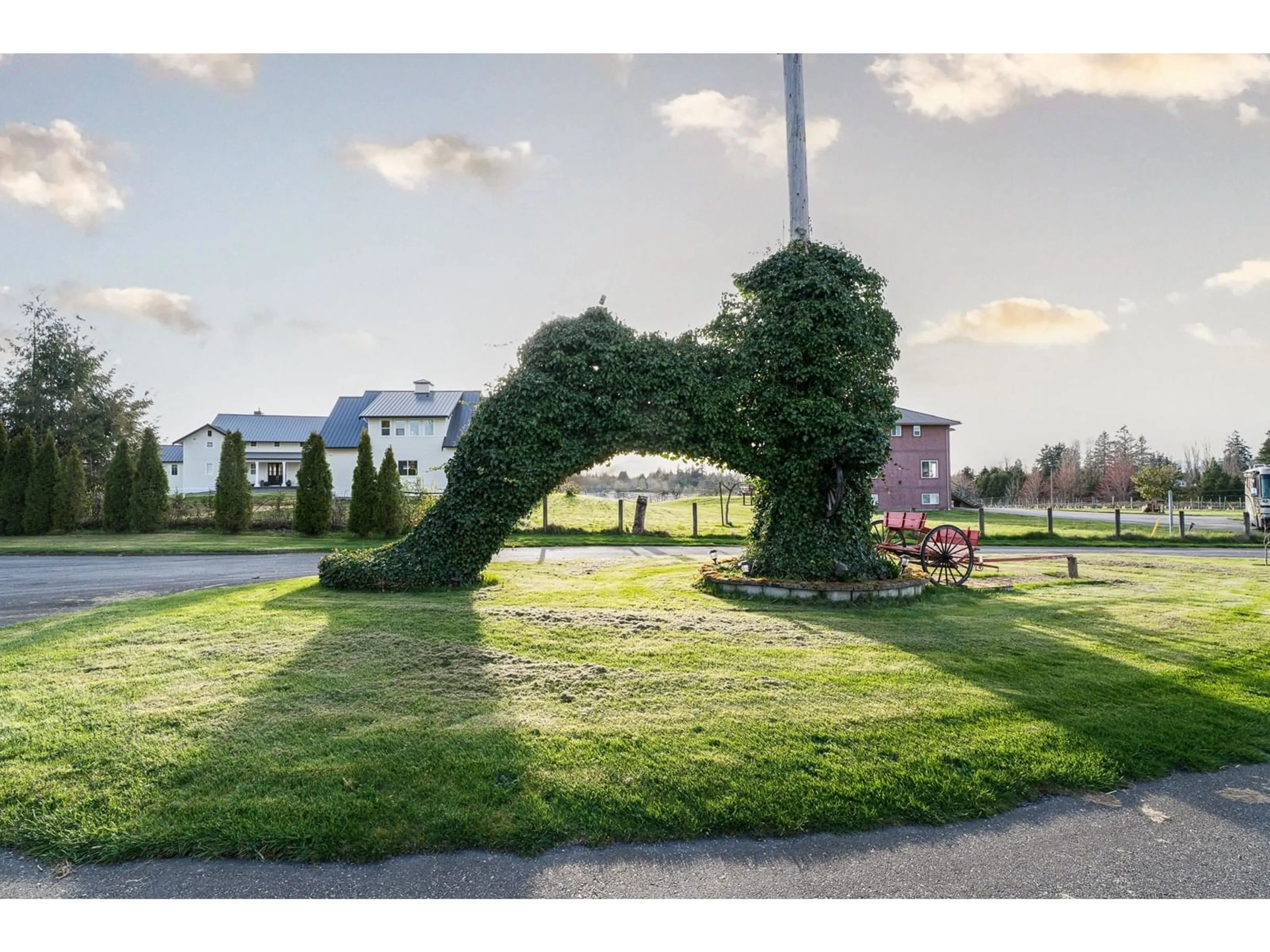 A pic from outside/outdoor area/front of a property/back of a property/a pic from drone, unknown for 24920 30, Langley British Columbia V4W1X9