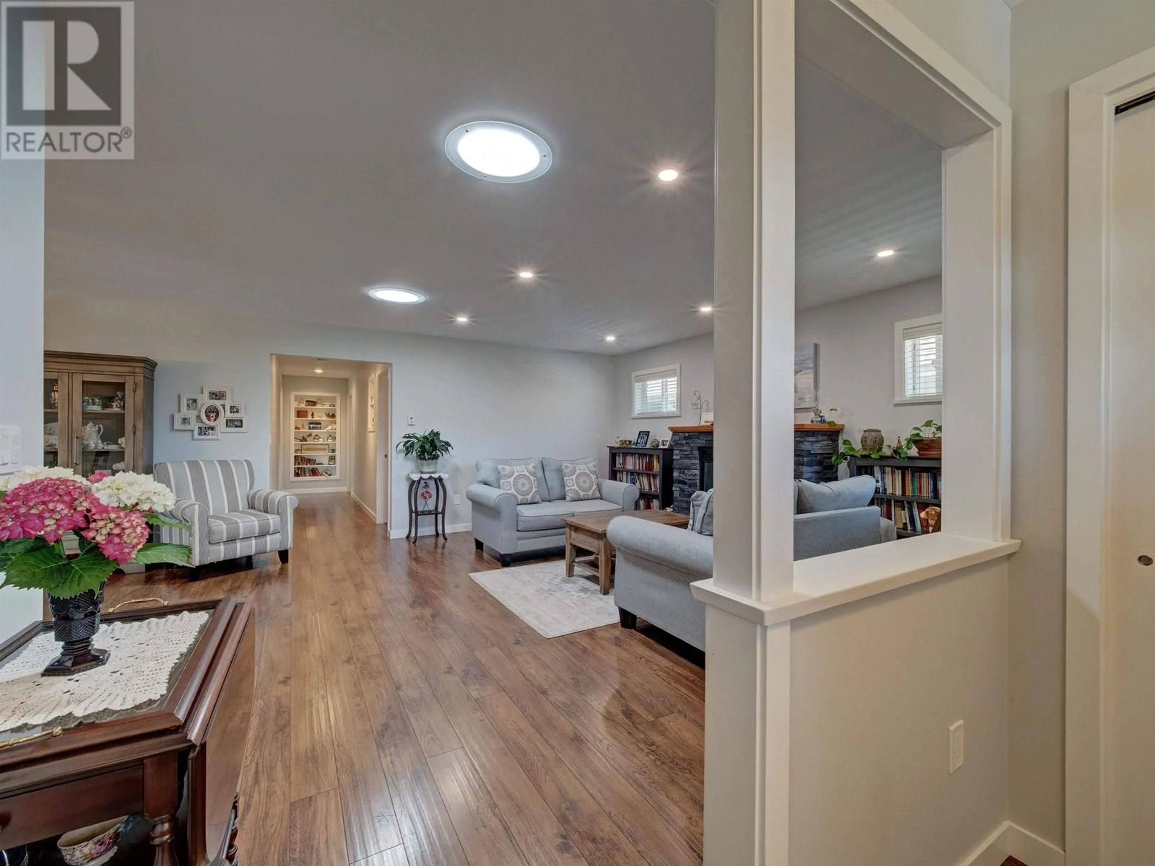 Living room with furniture, unknown for 5859 MEDUSA STREET, Sechelt British Columbia V0N3A3