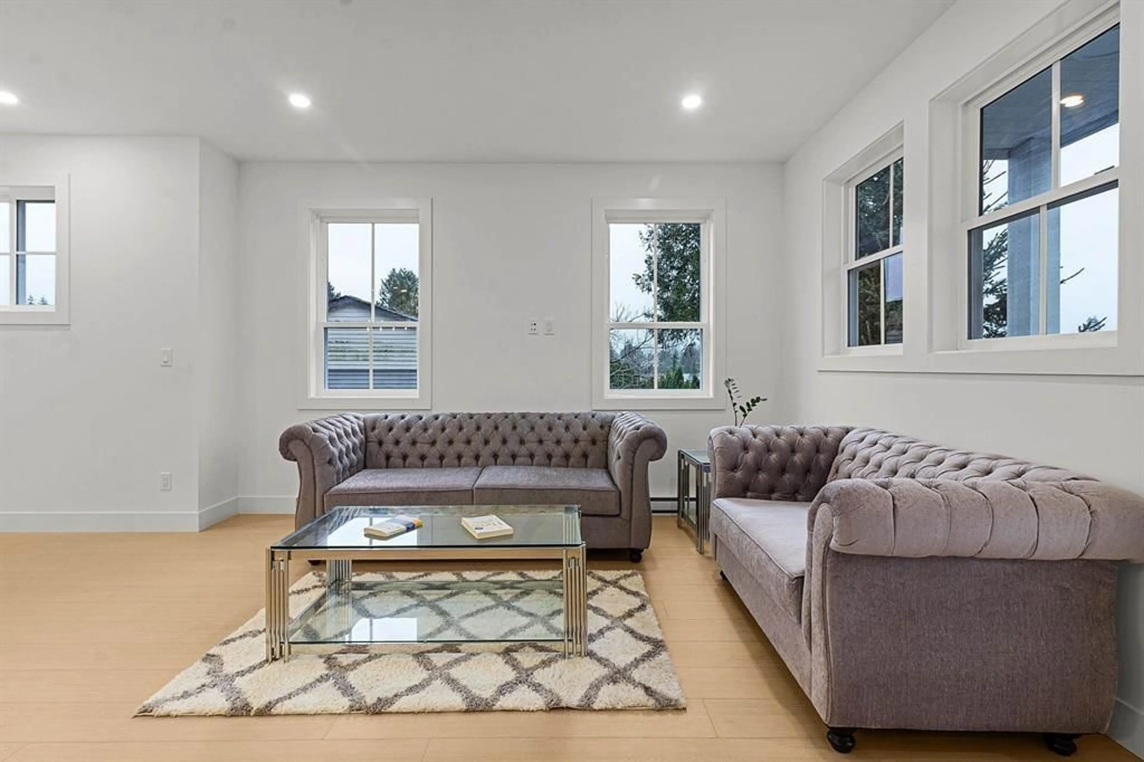 Living room with furniture, unknown for 2 - 2360 CRESCENT, Abbotsford British Columbia V2S3M2
