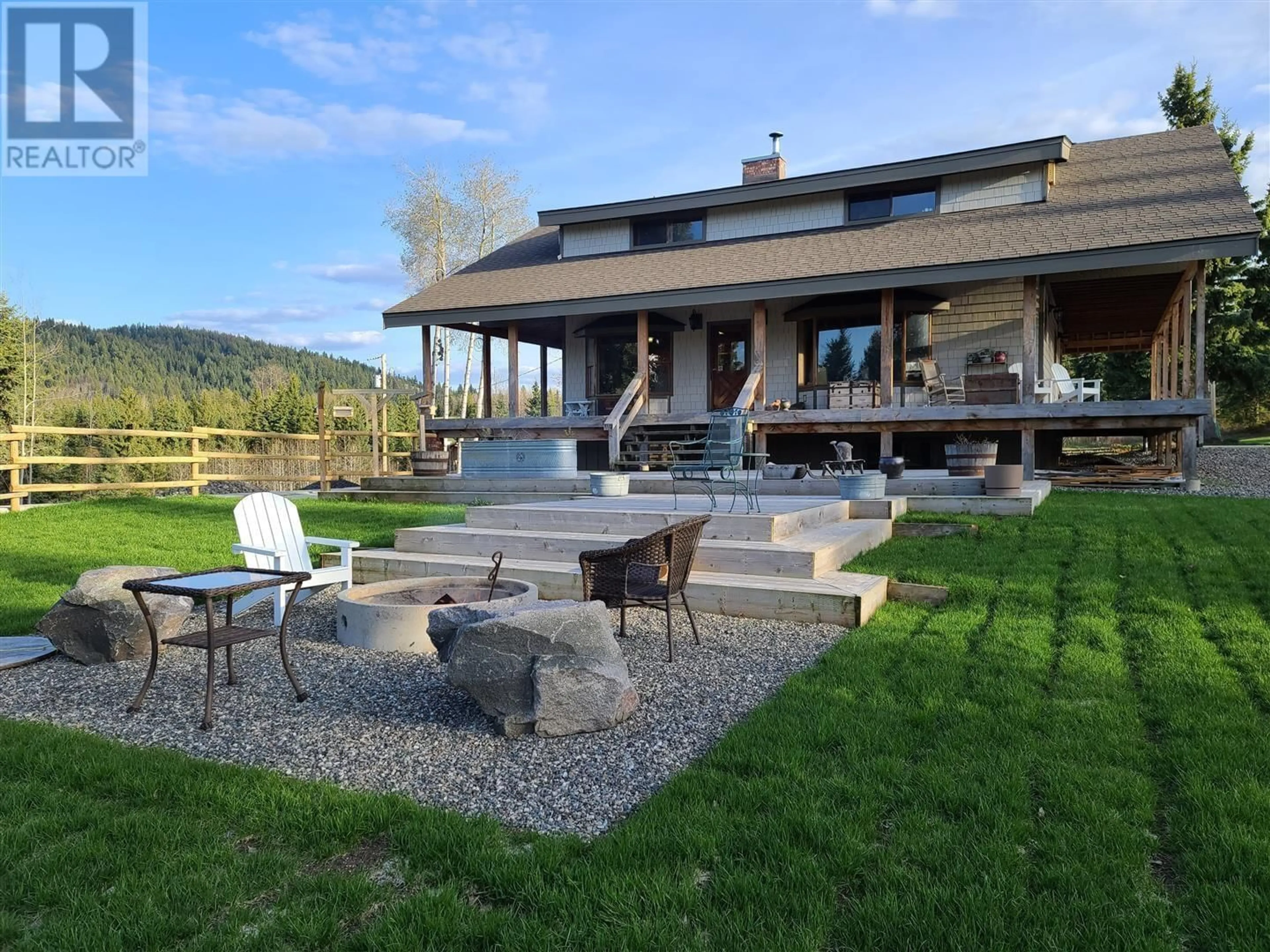 Patio, mountain view for 5242 MAHOOD LAKE ROAD, Deka Lake / Sulphurous / Hathaway Lakes British Columbia V0K1X3