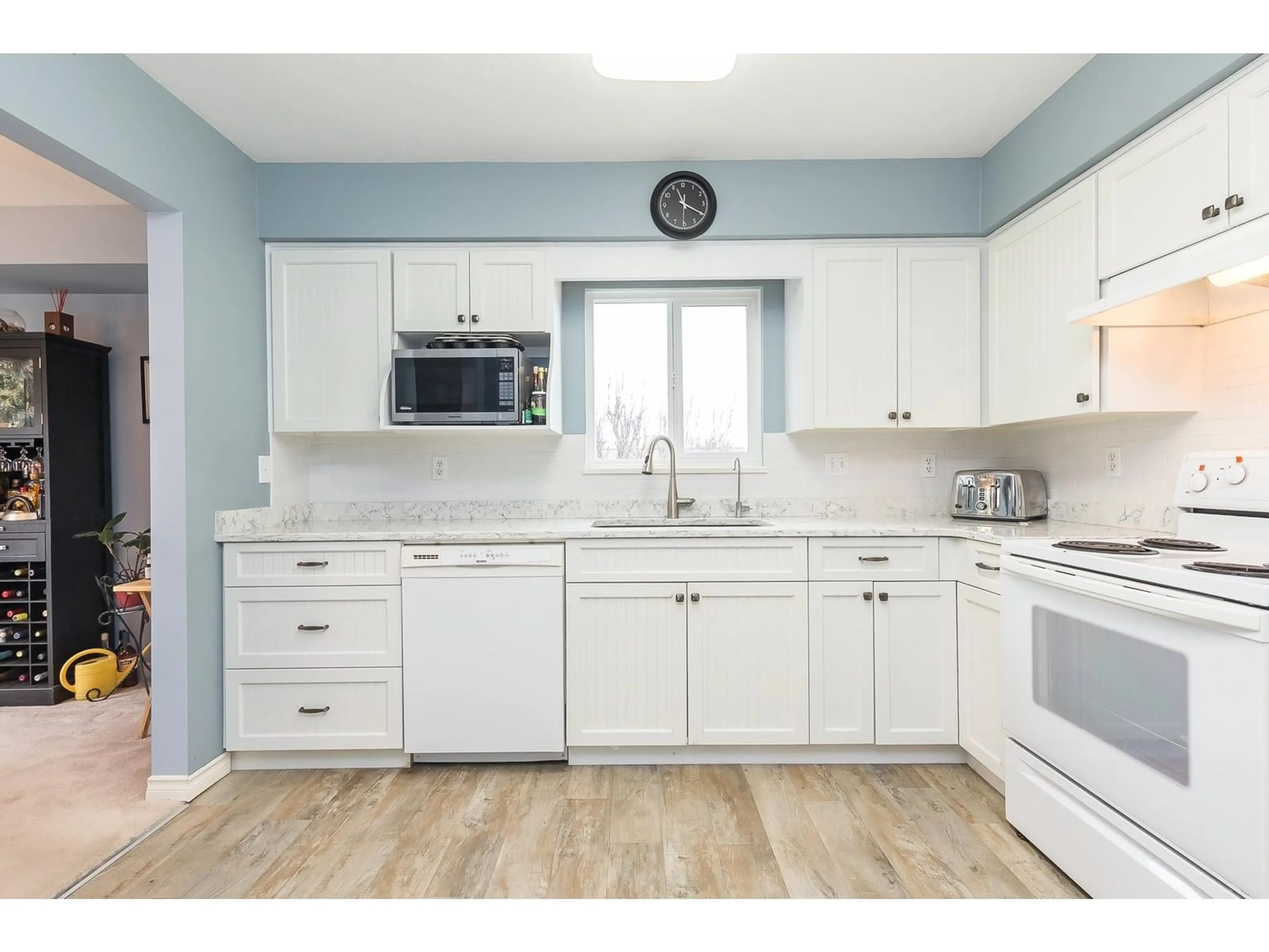 Standard kitchen, unknown for 37 - 2989 TRAFALGAR, Abbotsford British Columbia V2S7X9