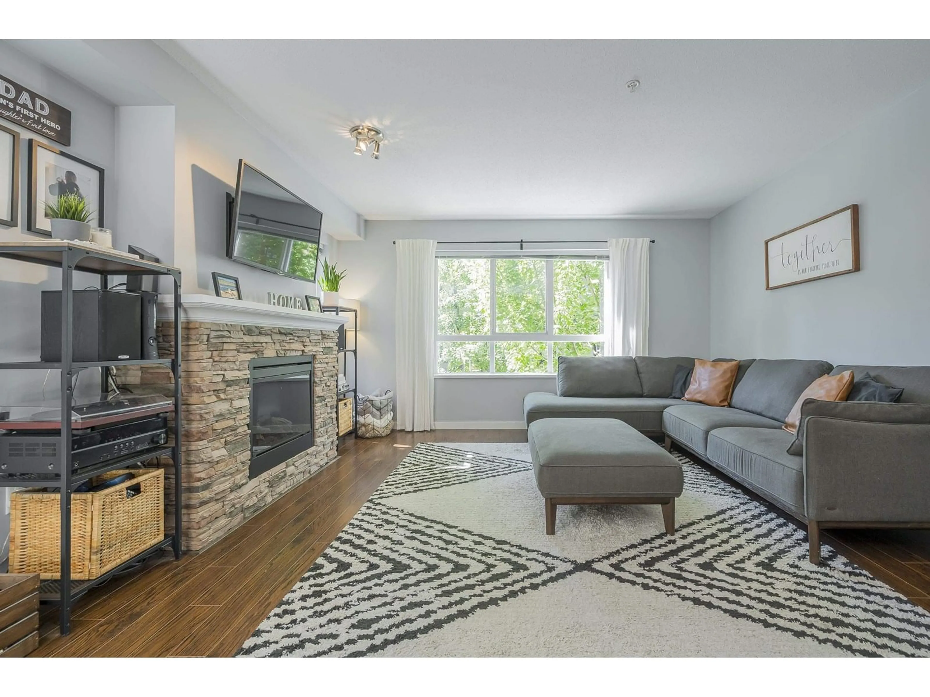 Living room with furniture, unknown for 36 - 6747 203, Langley British Columbia V2Y3B5