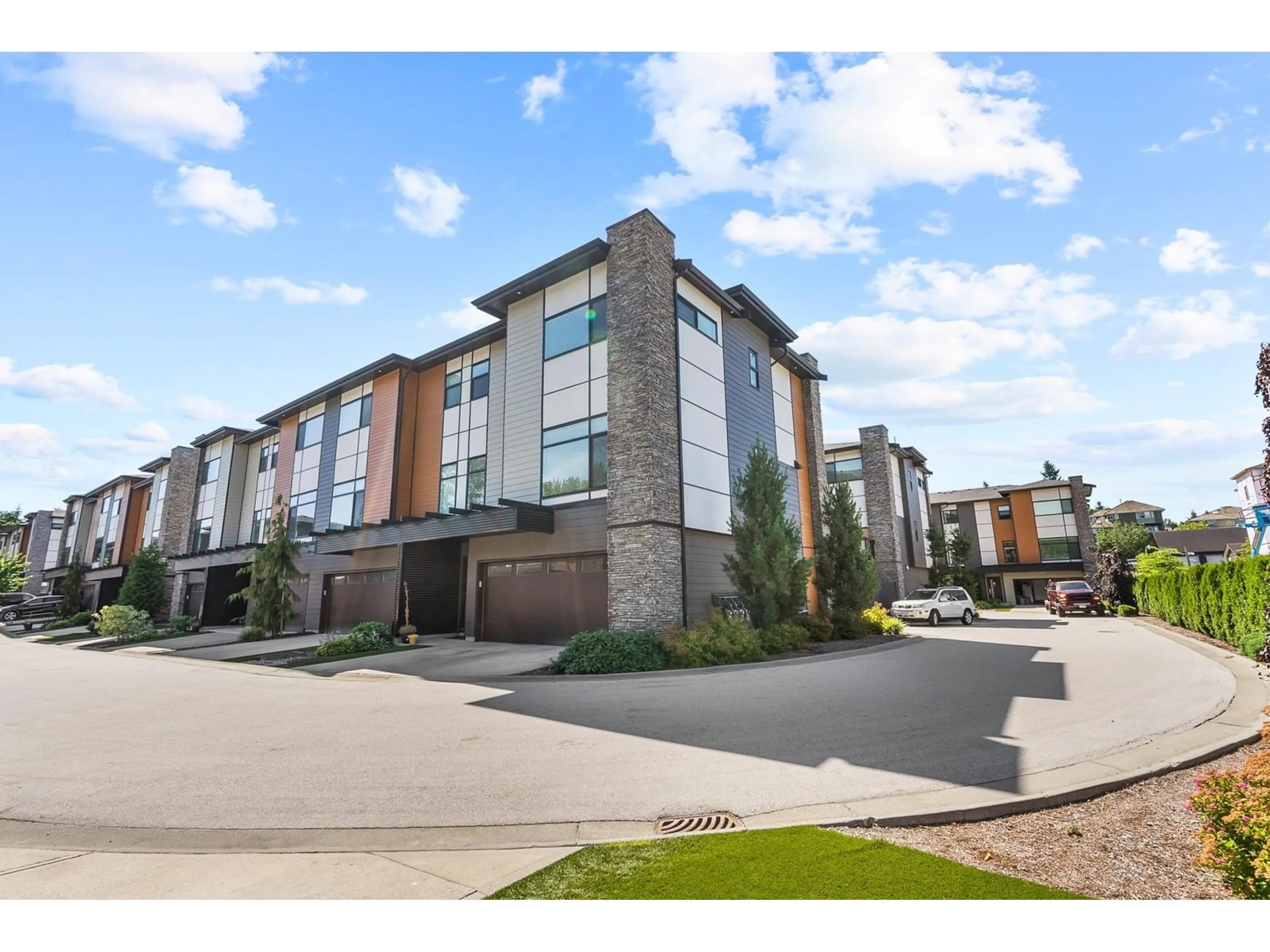 A pic from outside/outdoor area/front of a property/back of a property/a pic from drone, street for 36 - 33209 CHERRY, Mission British Columbia V2V0G8
