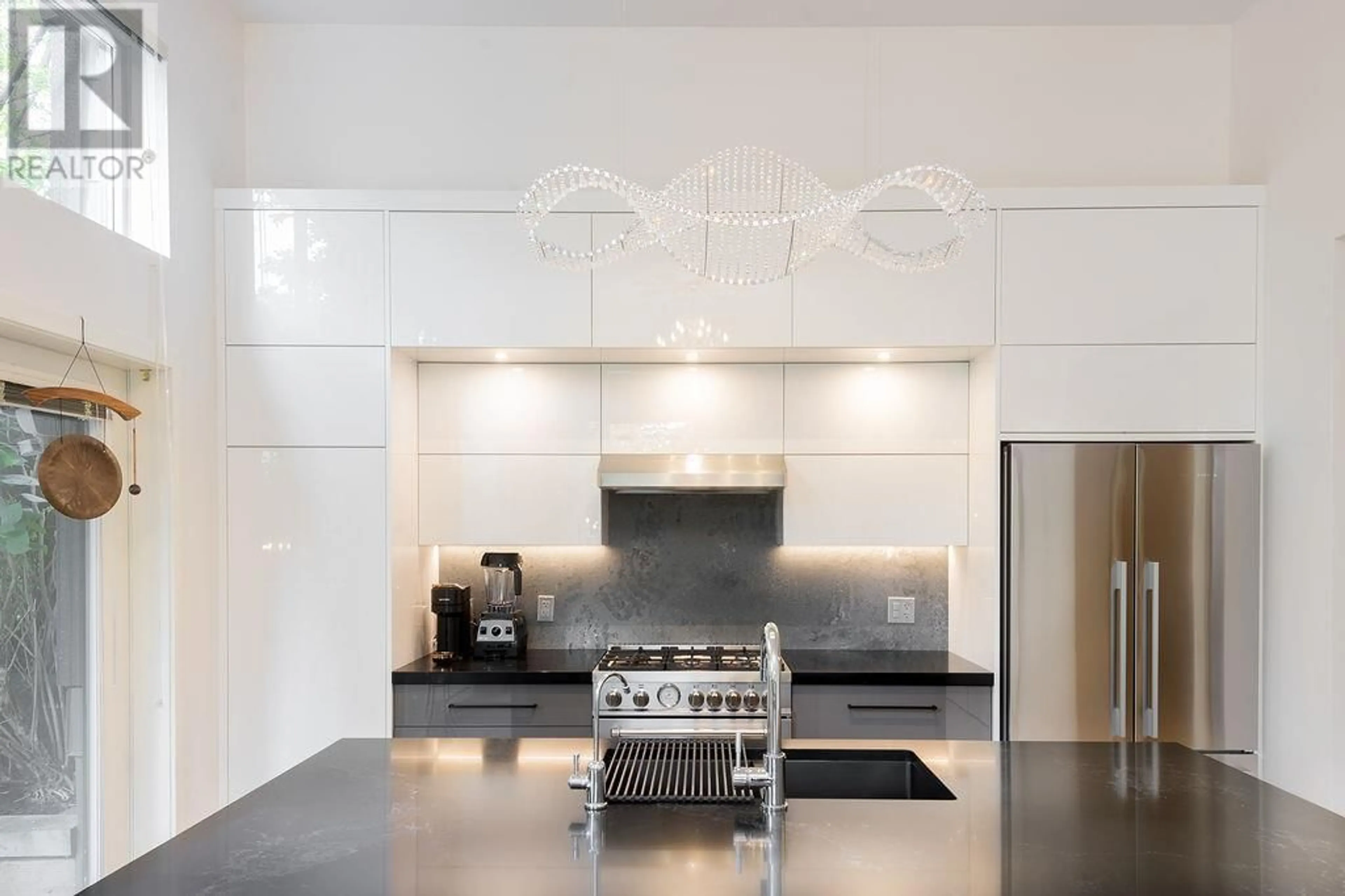 Contemporary kitchen, ceramic/tile floor for 5952 CHANCELLOR MEWS, Vancouver British Columbia V6T2L5