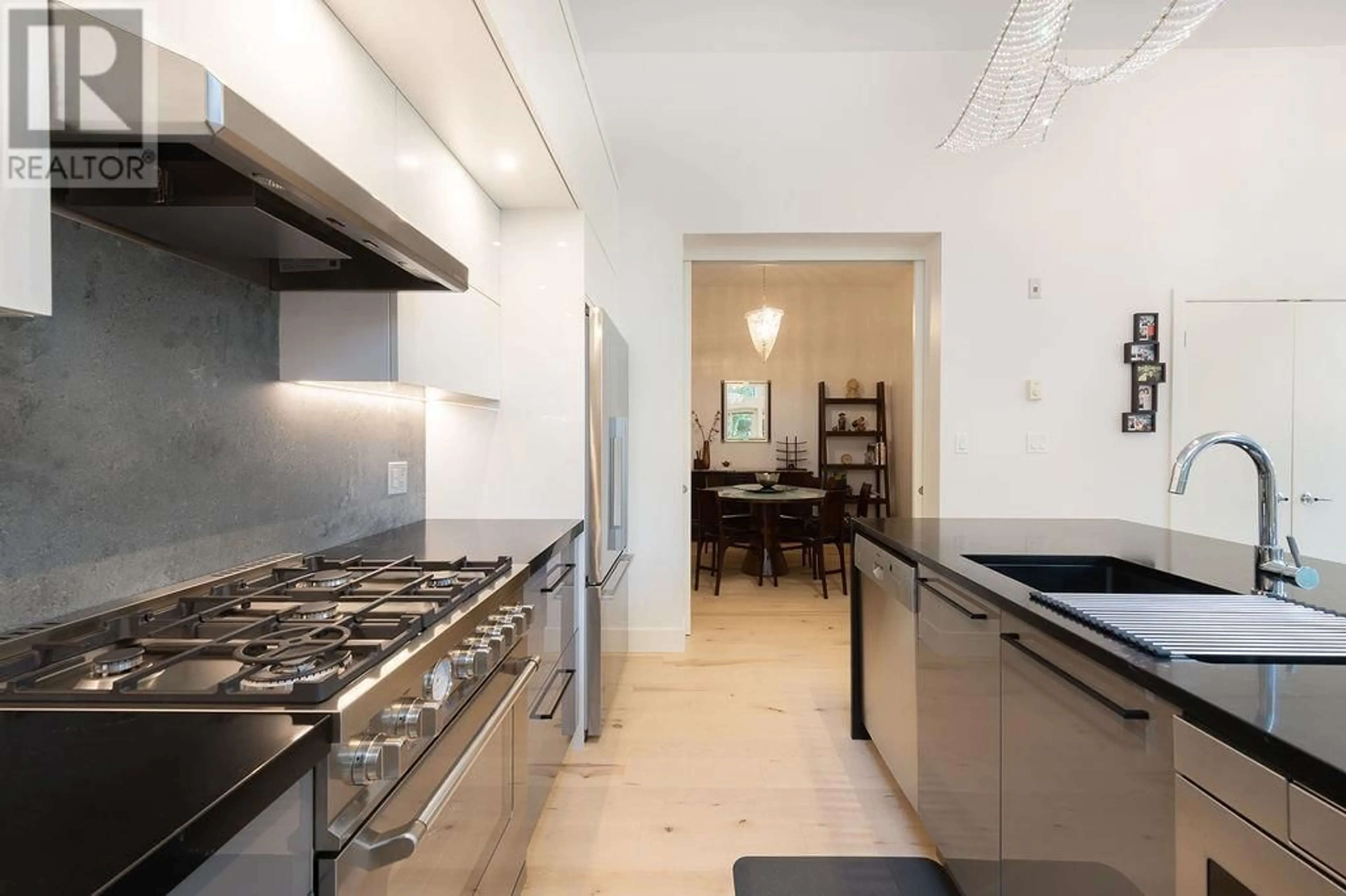 Contemporary kitchen, unknown for 5952 CHANCELLOR MEWS, Vancouver British Columbia V6T2L5