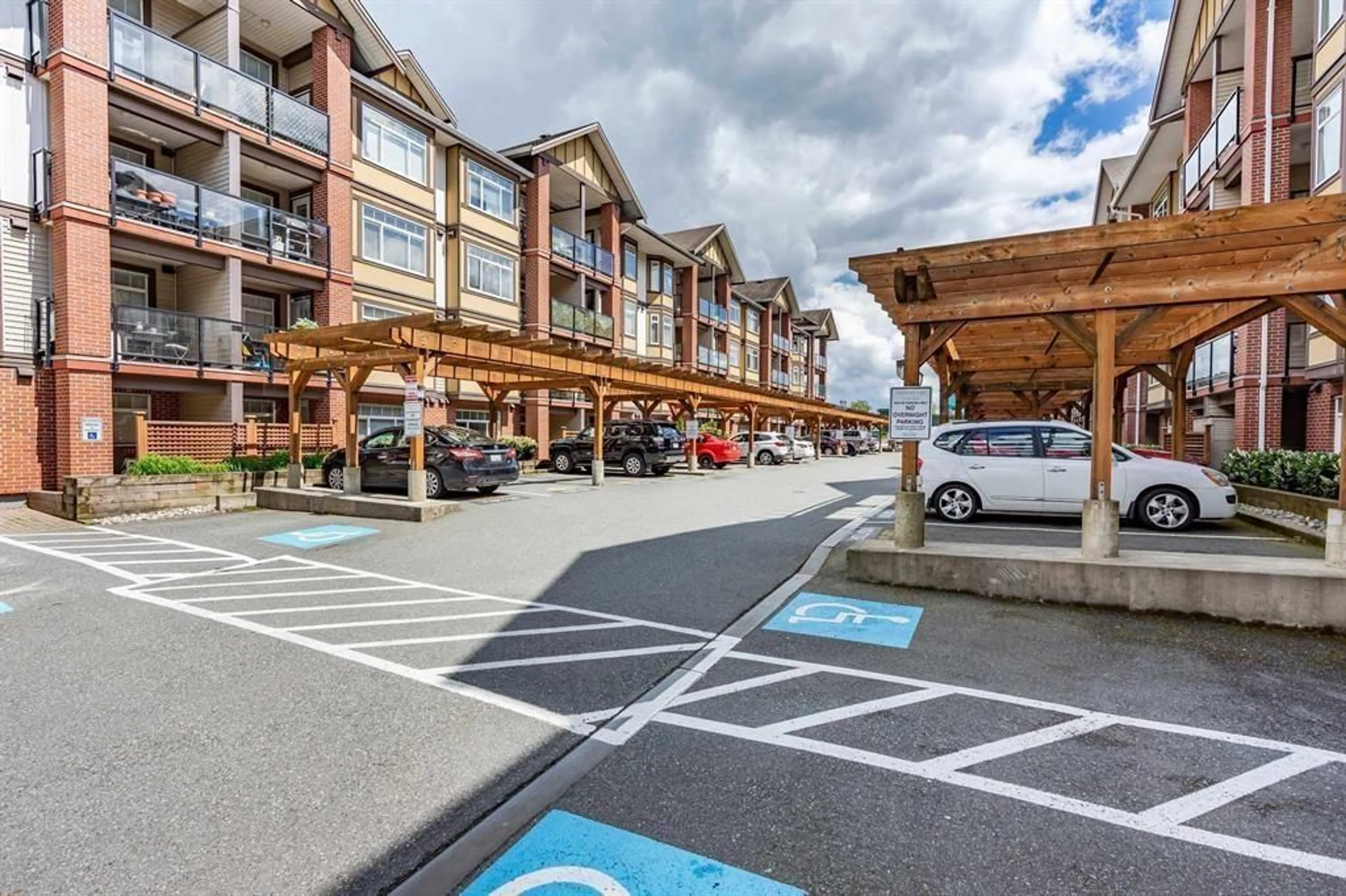 Patio, street for 241 - 5660 201A, Surrey British Columbia V3A0B4