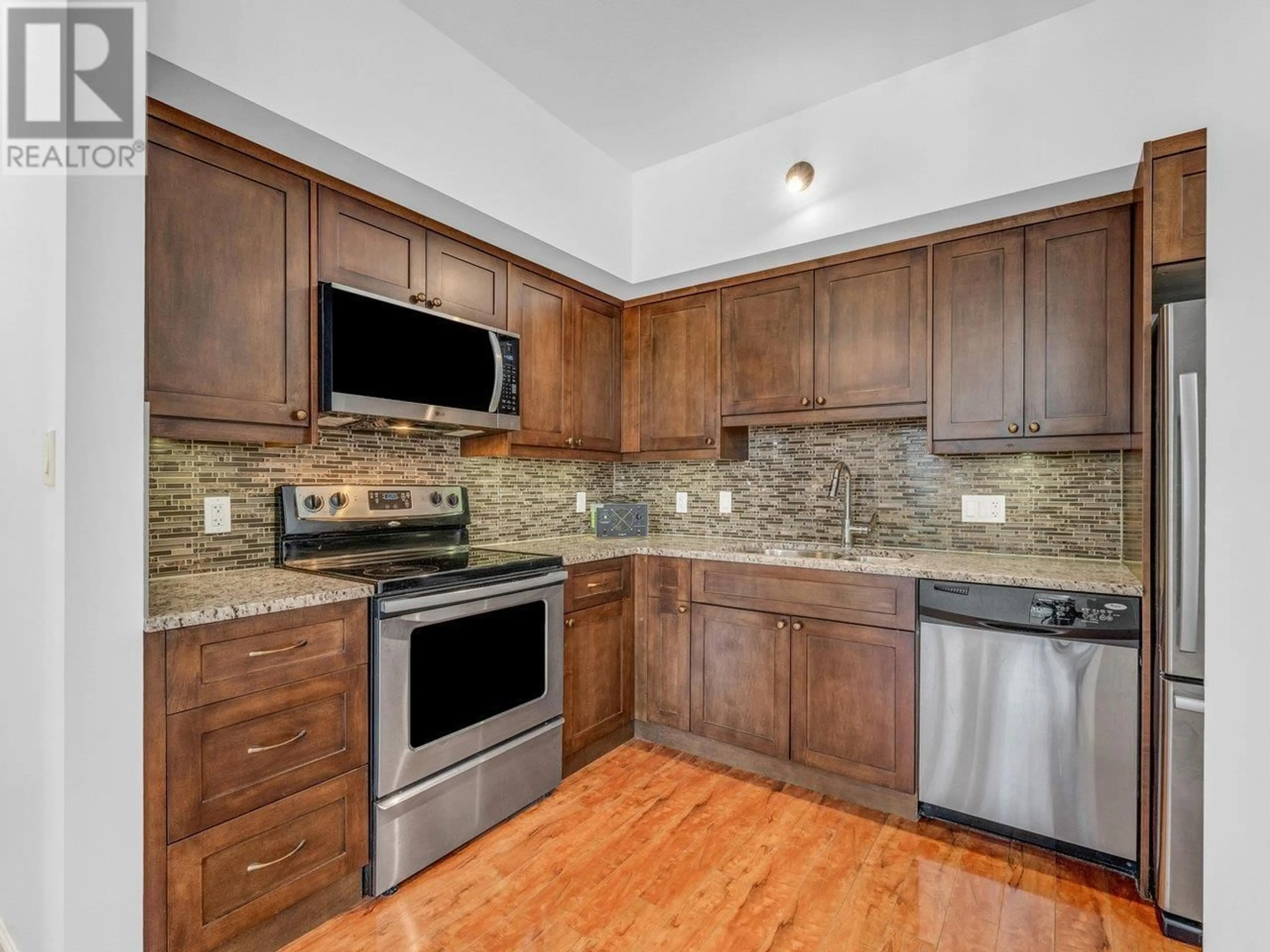 Standard kitchen, ceramic/tile floor for 307 - 22858 LOUGHEED HIGHWAY, Maple Ridge British Columbia V2X2V6
