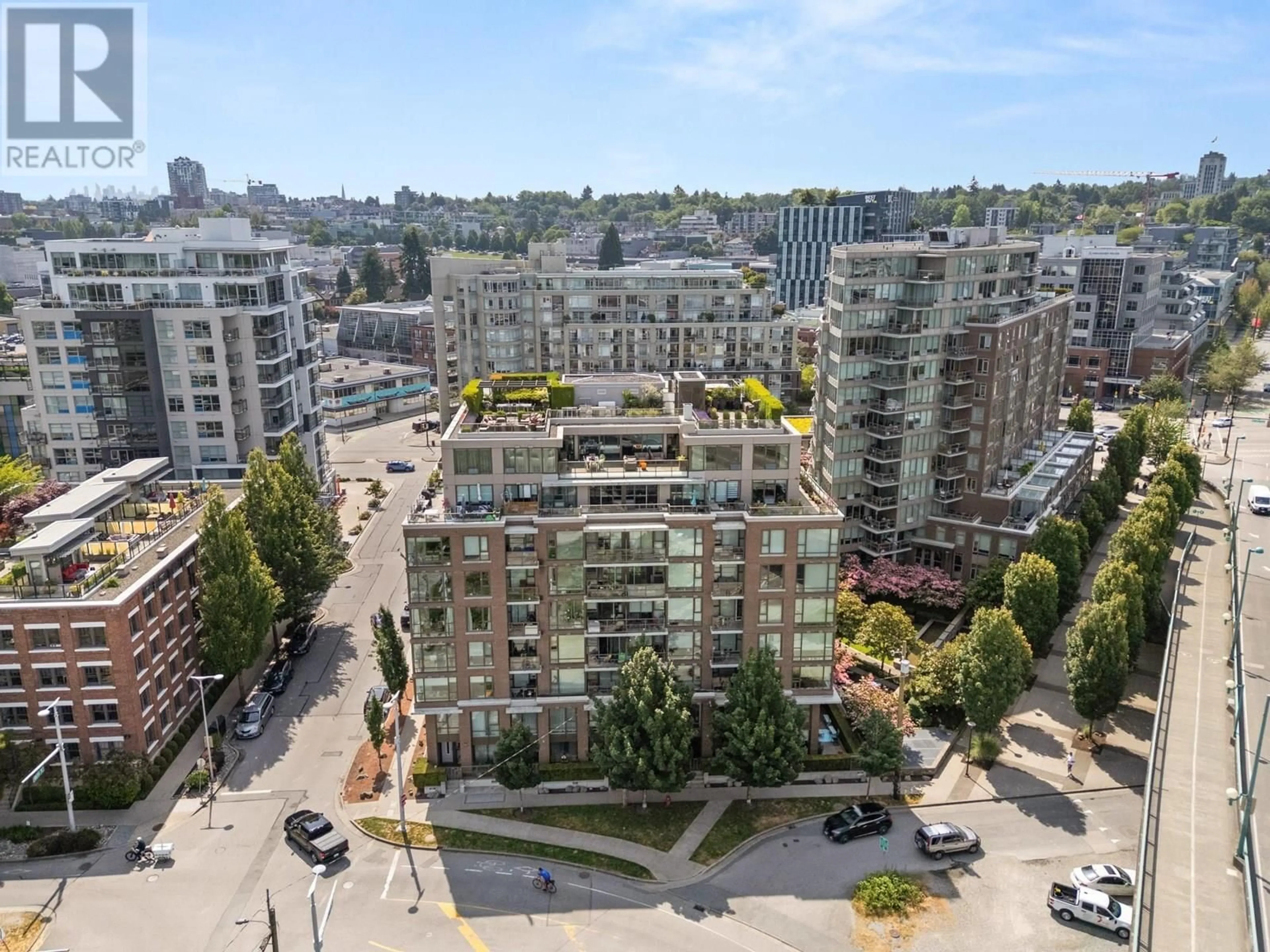 A pic from outside/outdoor area/front of a property/back of a property/a pic from drone, city buildings view from balcony for 438 1ST AVENUE, Vancouver British Columbia V5Y3S9