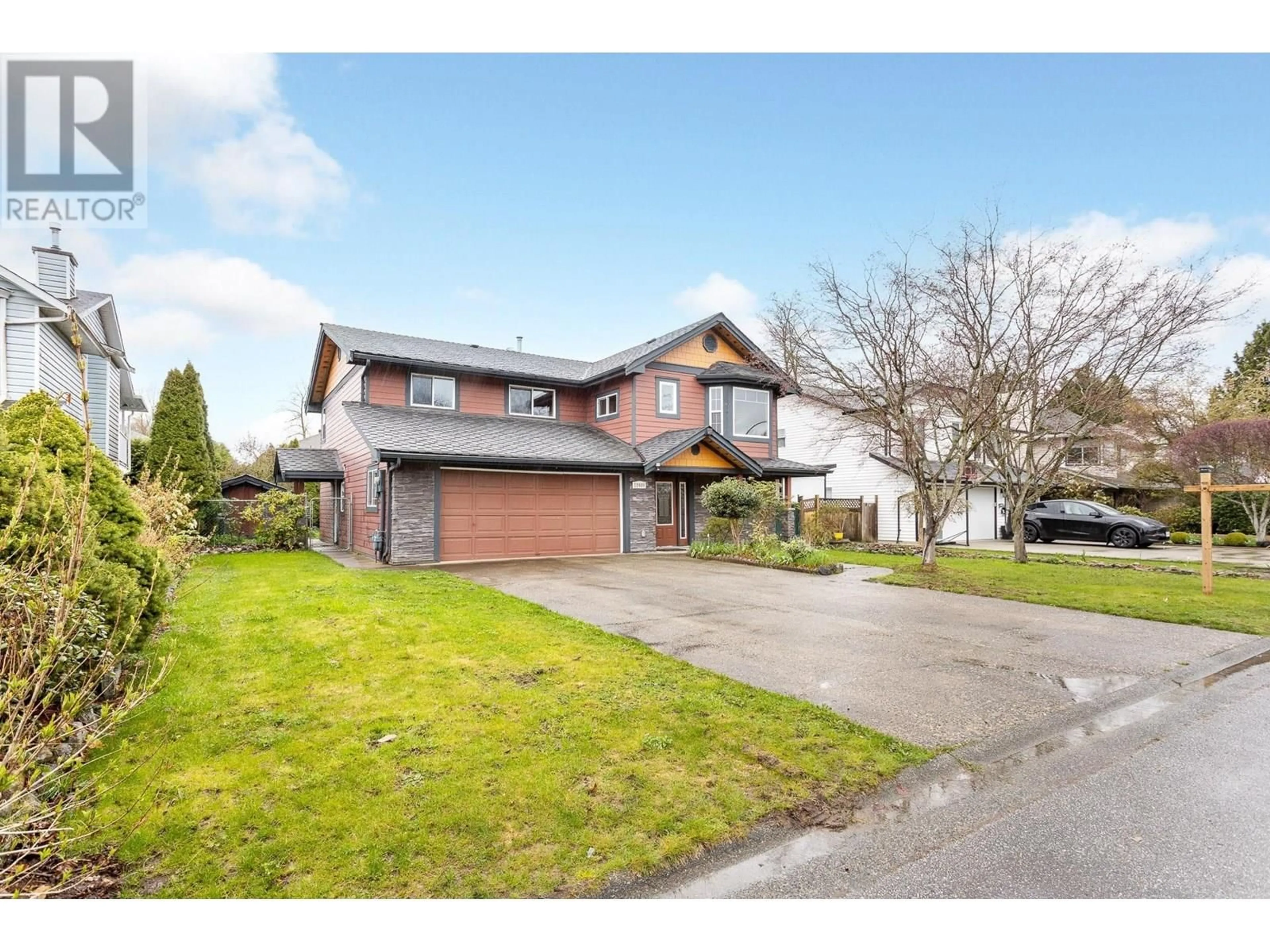 A pic from outside/outdoor area/front of a property/back of a property/a pic from drone, street for 12409 188A STREET, Pitt Meadows British Columbia V3Y2H5