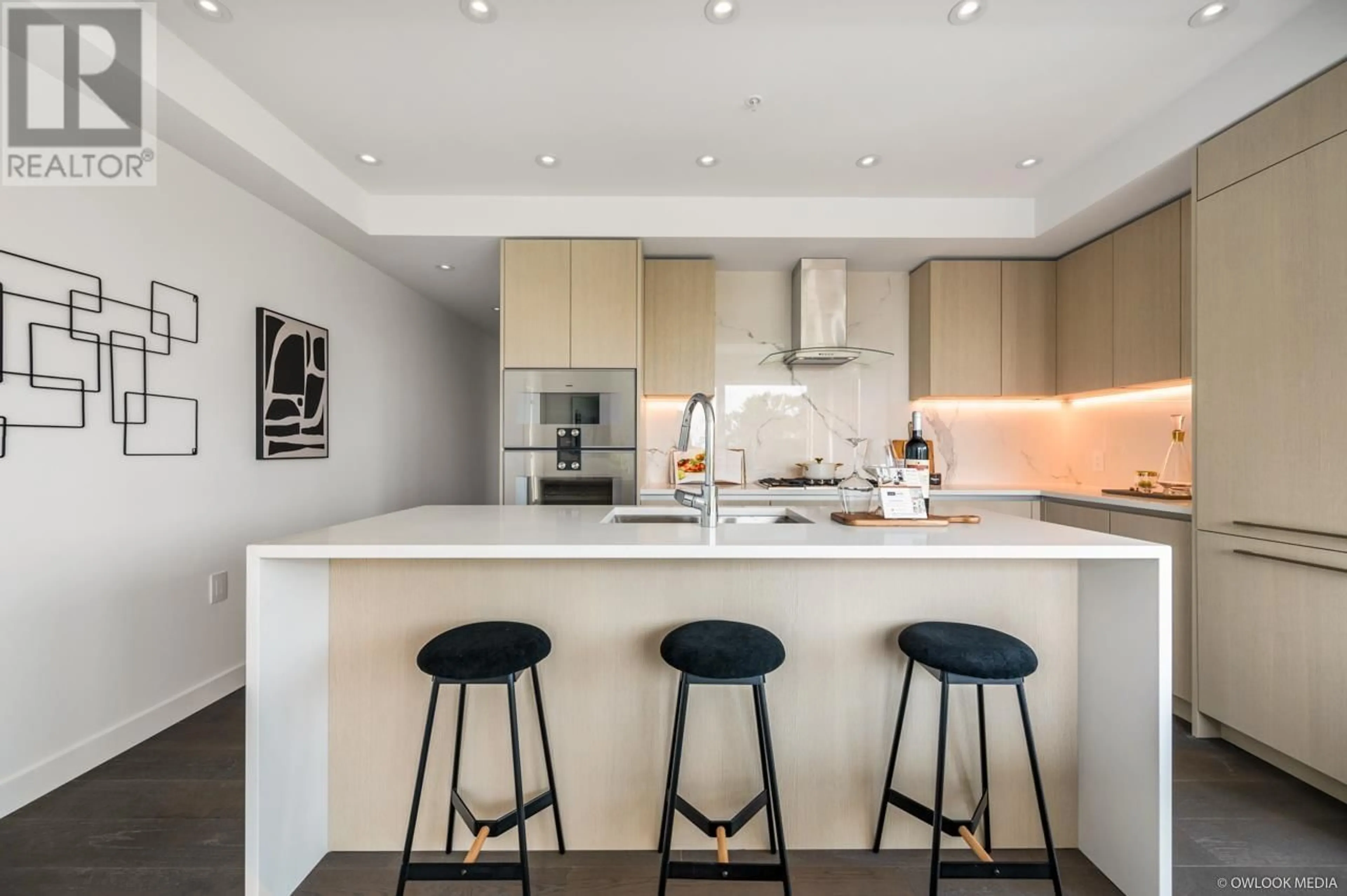 Contemporary kitchen, unknown for 602 - 5168 CAMBIE STREET, Vancouver British Columbia V5Z0K7