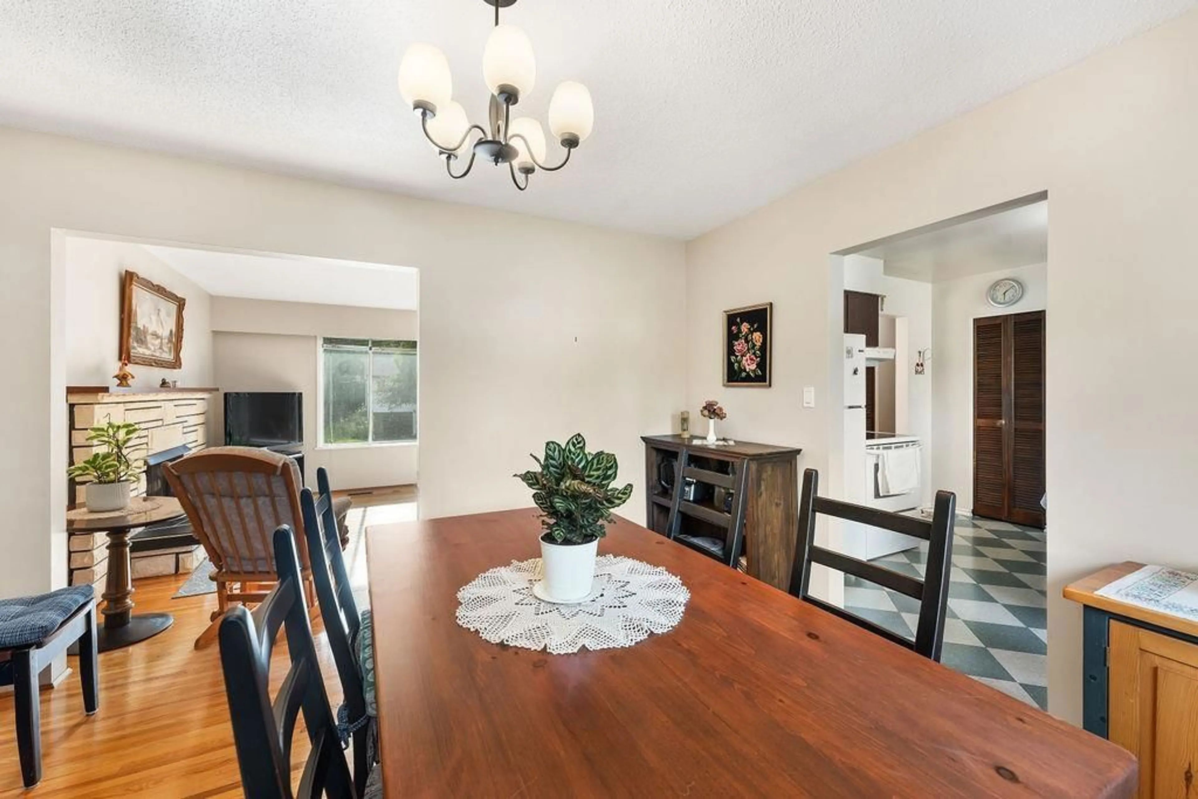 Dining room, unknown for 10974 144A, Surrey British Columbia V3R3R2