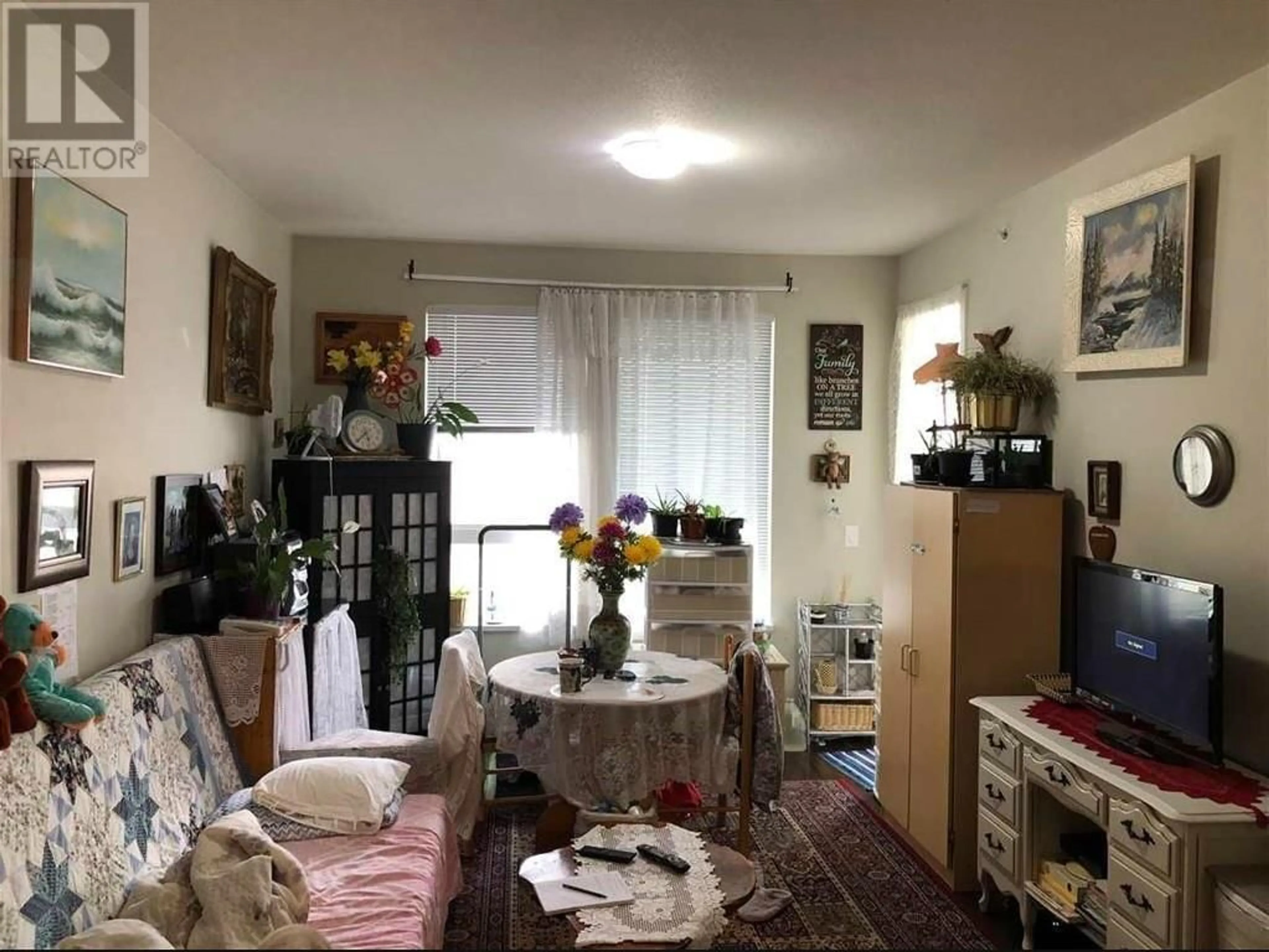 A pic of a room for 410 - 12040 222 STREET, Maple Ridge British Columbia V2X5W1