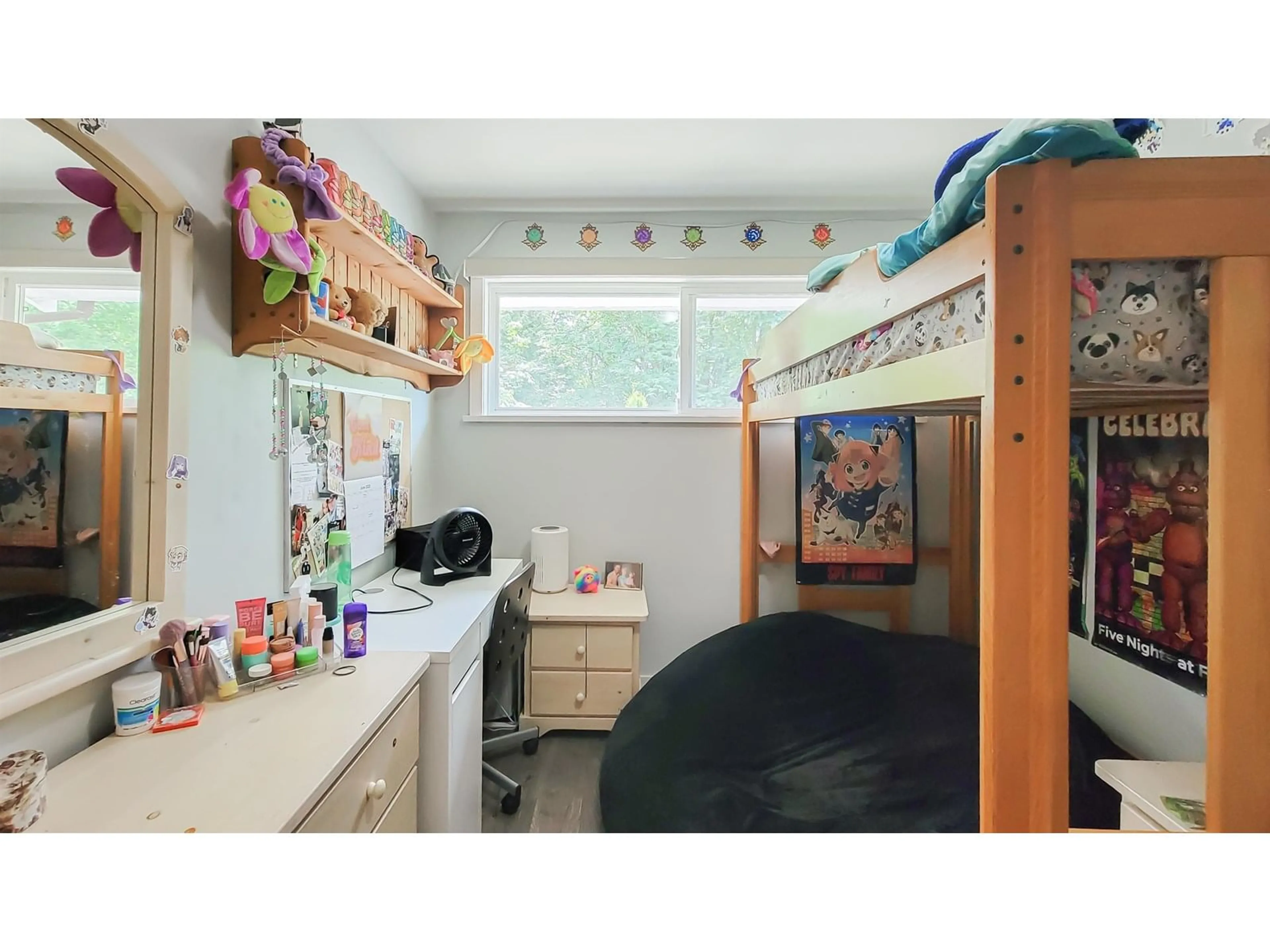 A pic of a room for 8927 SHEPHERD, Delta British Columbia V4C4J9