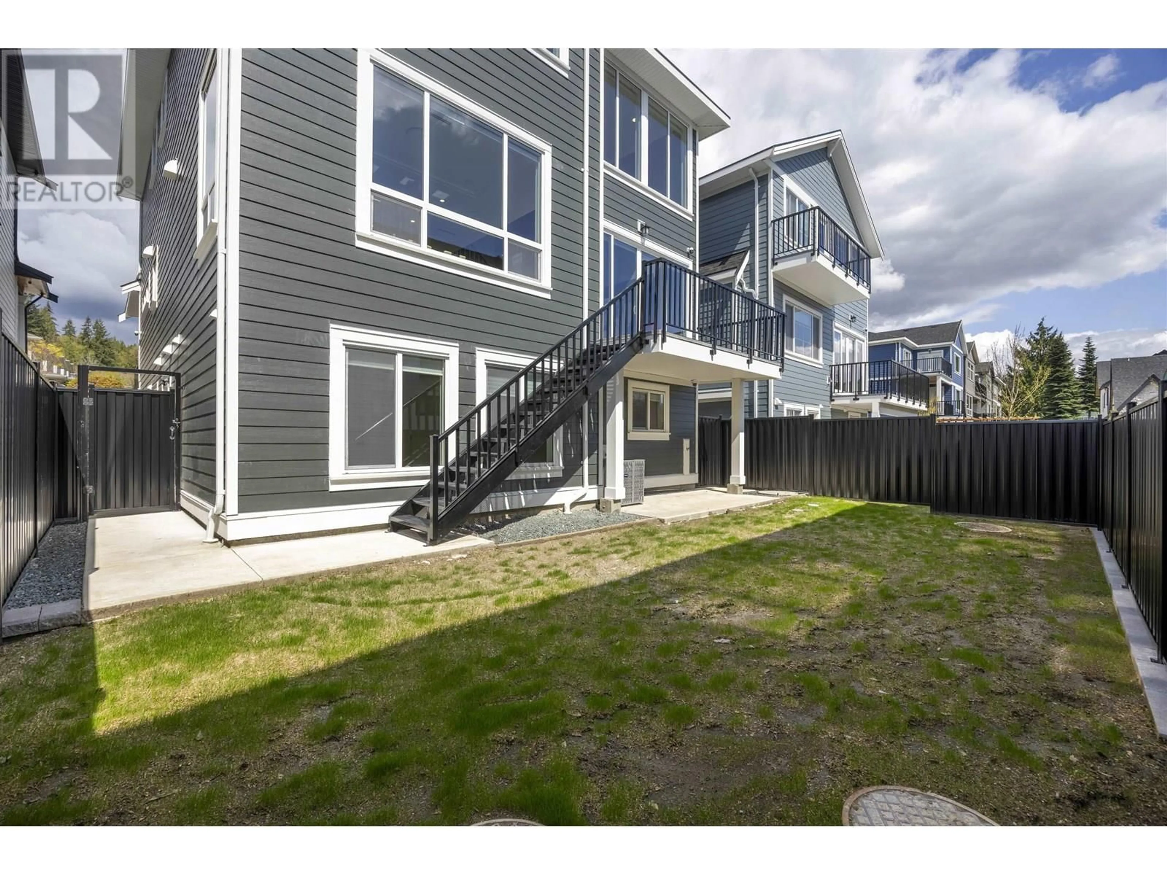 Patio, unknown for 3336 PRINCETON AVENUE, Coquitlam British Columbia V3E3G8