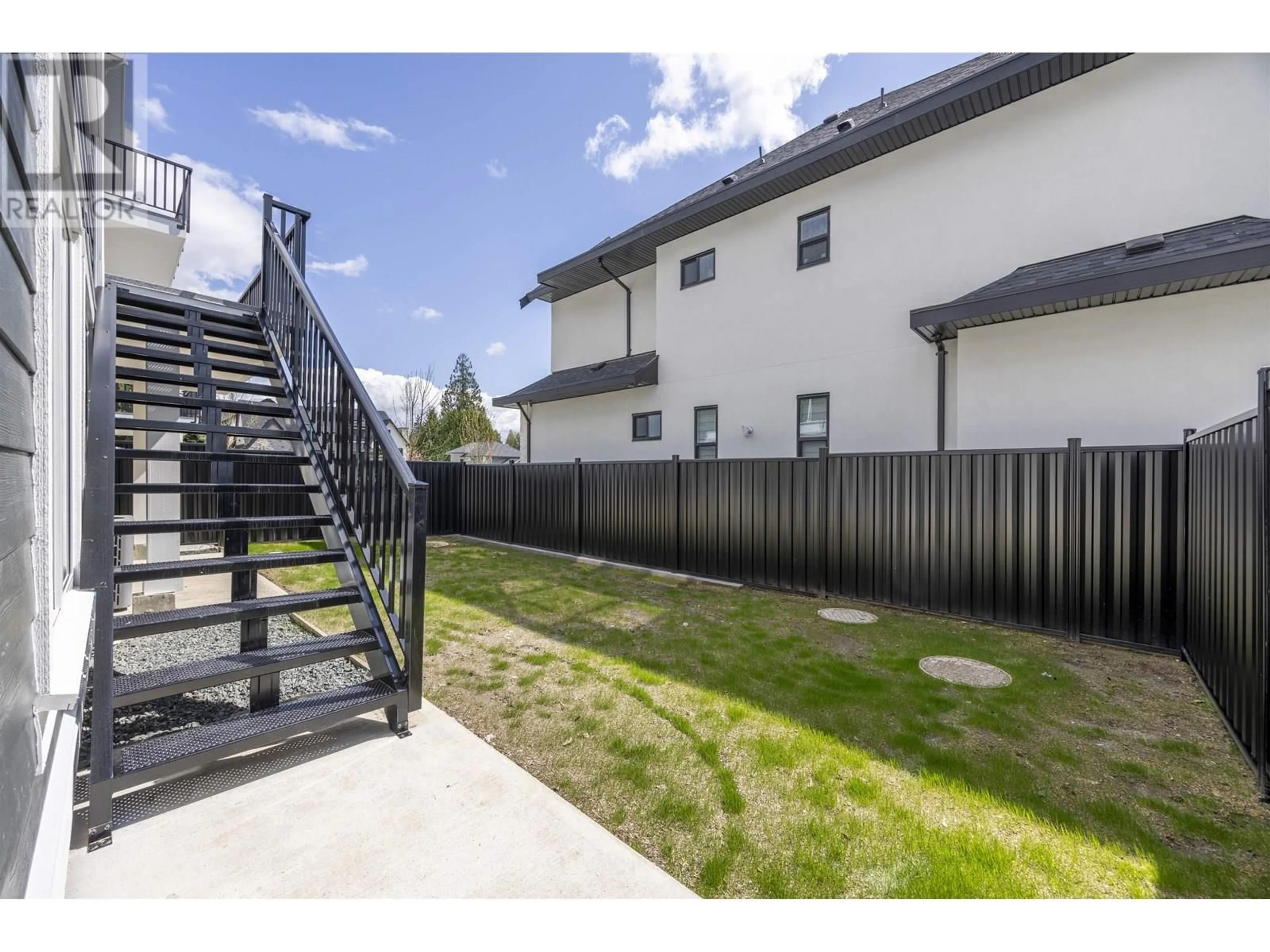 Patio, street for 3336 PRINCETON AVENUE, Coquitlam British Columbia V3E3G8