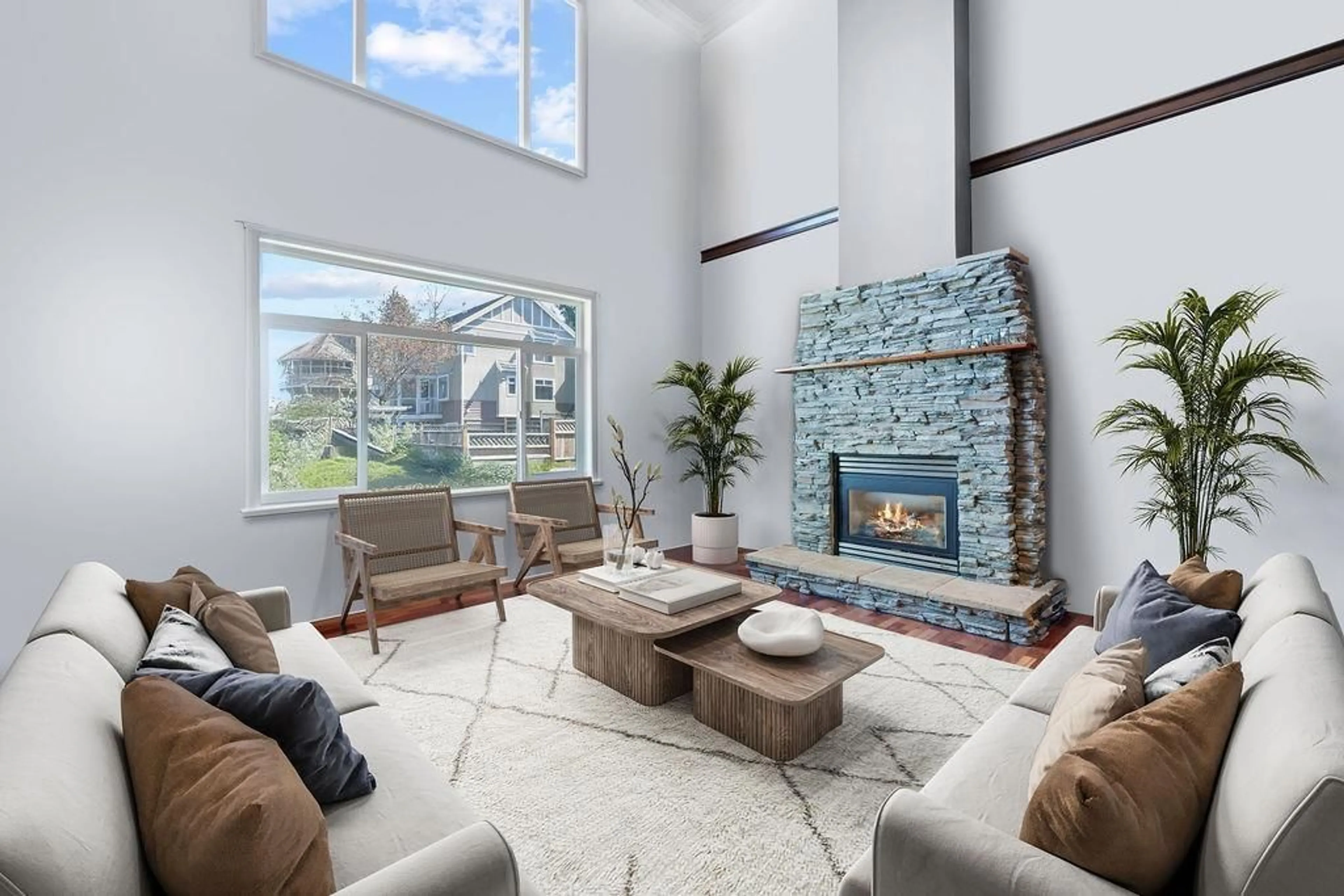 Living room with furniture, unknown for 8676 167, Surrey British Columbia V4N5B1