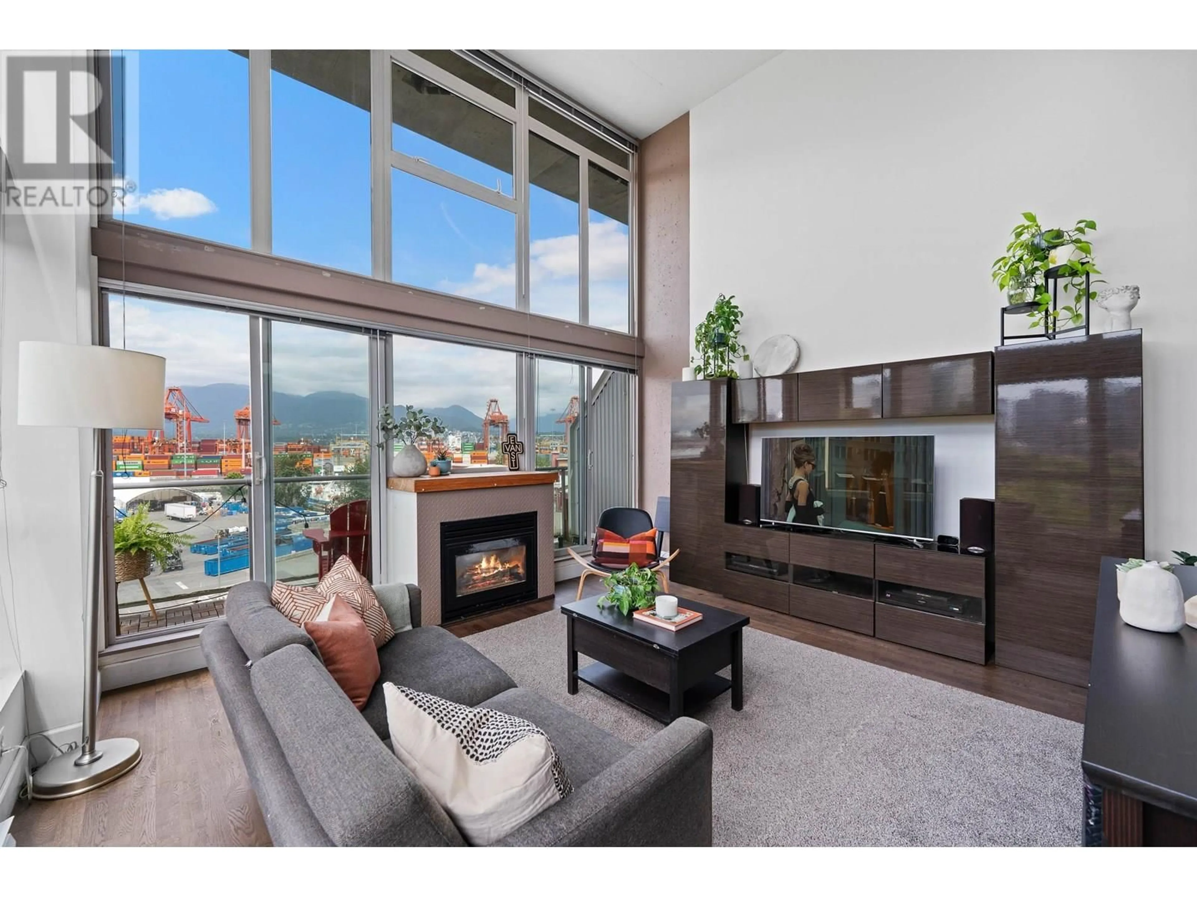 Living room with furniture, unknown for 605 - 289 ALEXANDER STREET, Vancouver British Columbia V6A4H6