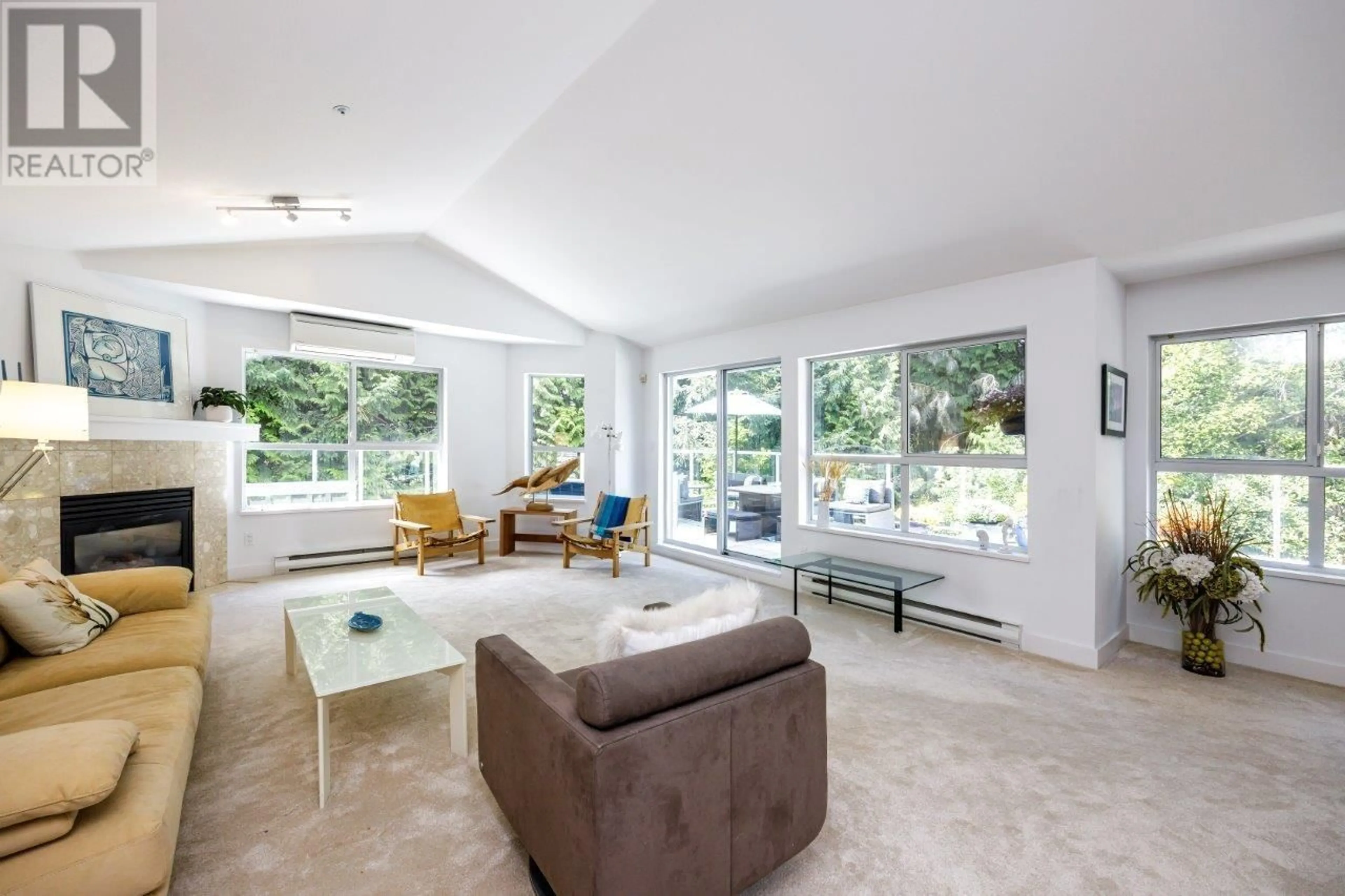 Living room with furniture, unknown for 401 - 1283 PARKGATE AVENUE, North Vancouver British Columbia V7H3A3
