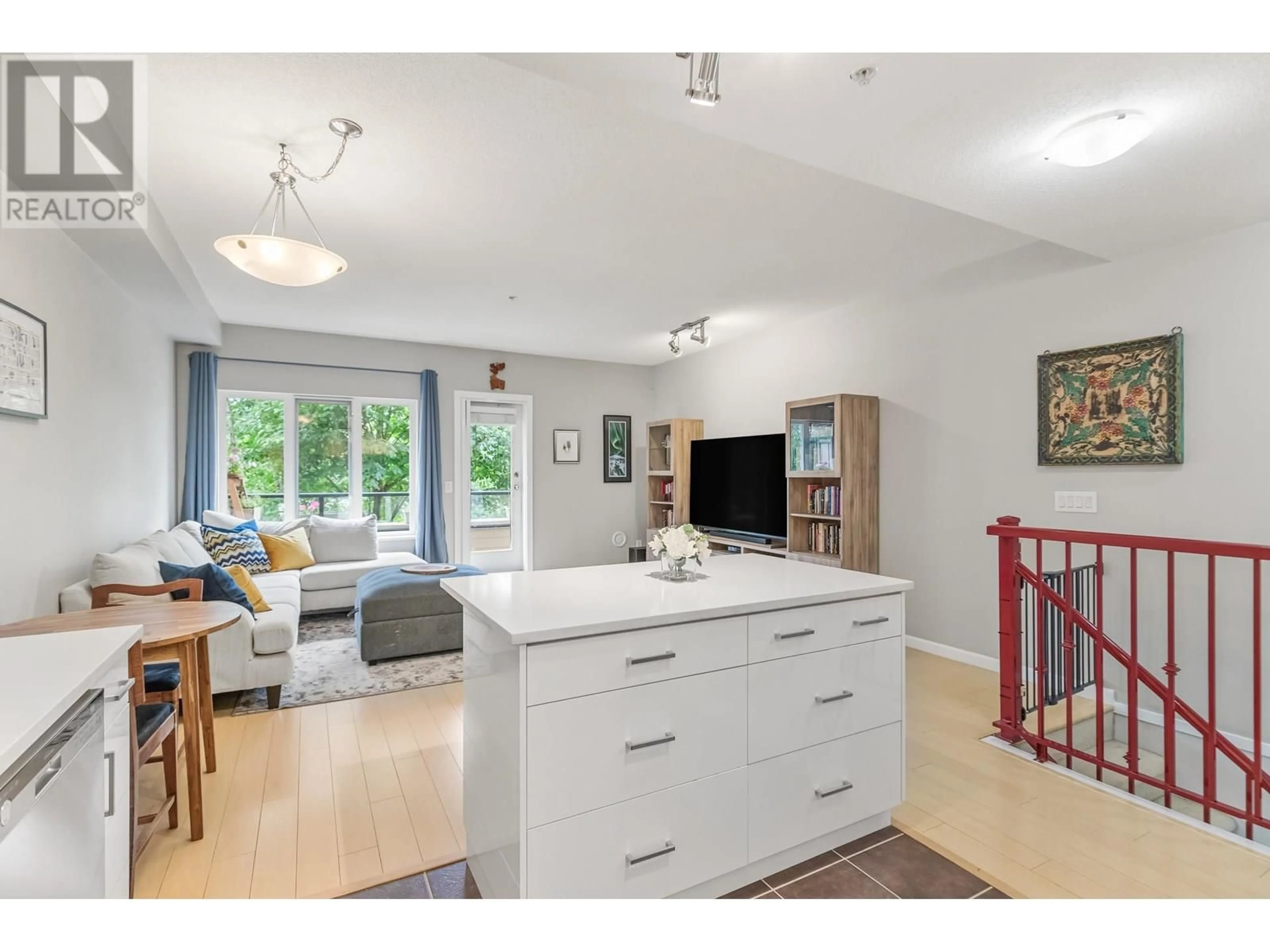Open concept kitchen, unknown for 109 - 160 SHORELINE CIRCLE, Port Moody British Columbia V3H0B2