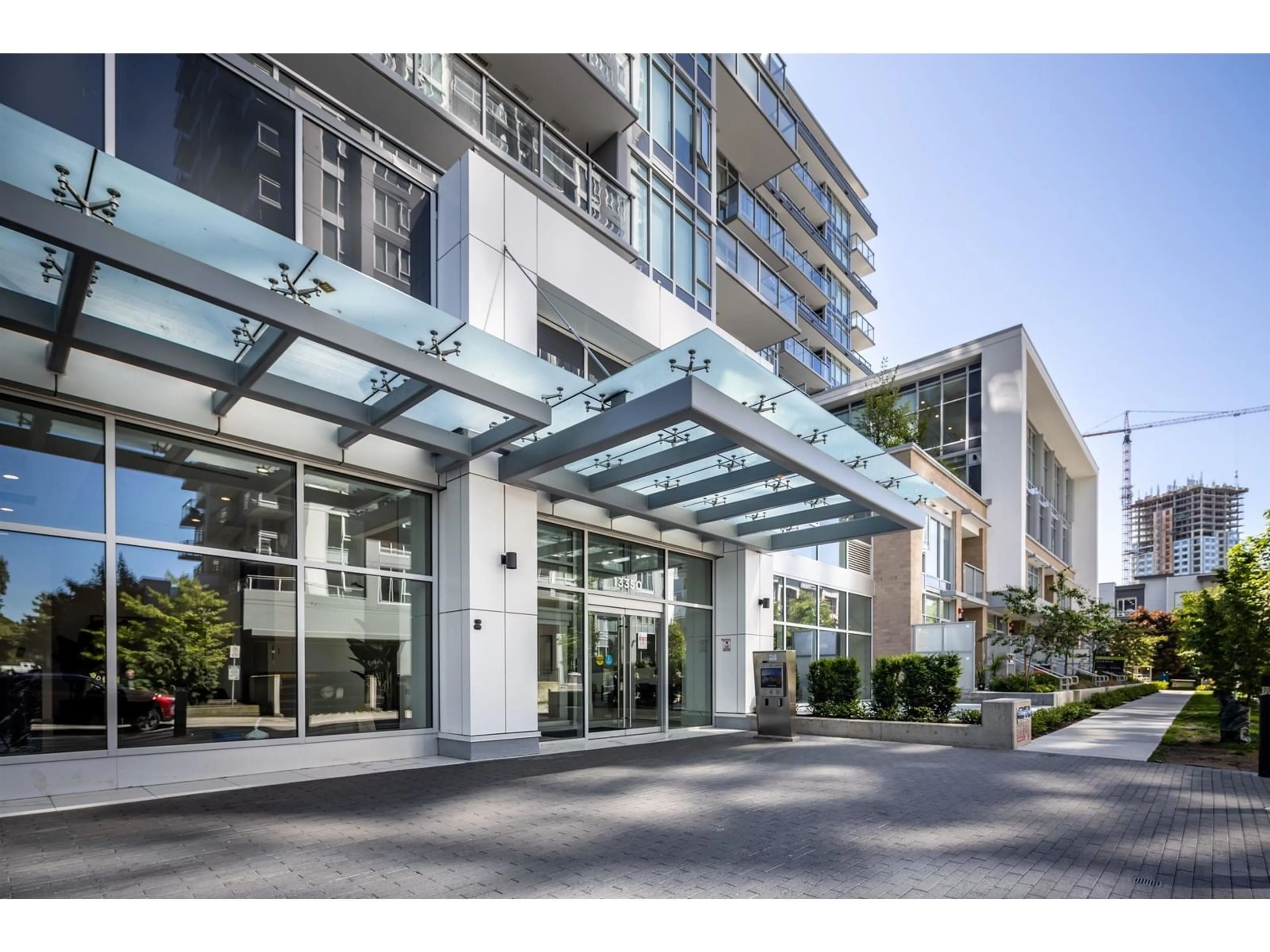 Indoor foyer for 4105 - 13350 CENTRAL, Surrey British Columbia V3T0S1