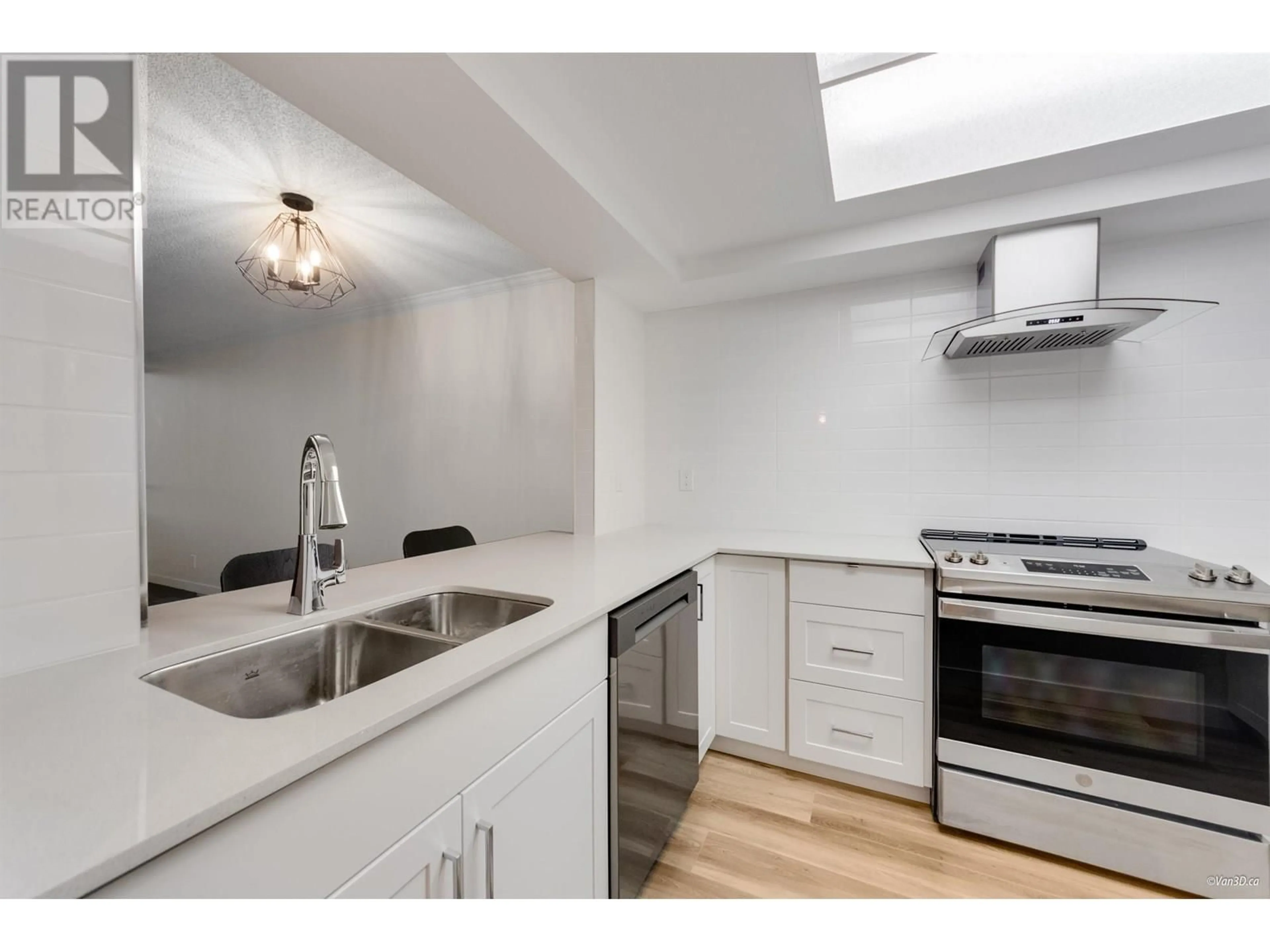 Standard kitchen, unknown for 601 - 460 WESTVIEW STREET, Coquitlam British Columbia V3K6C9