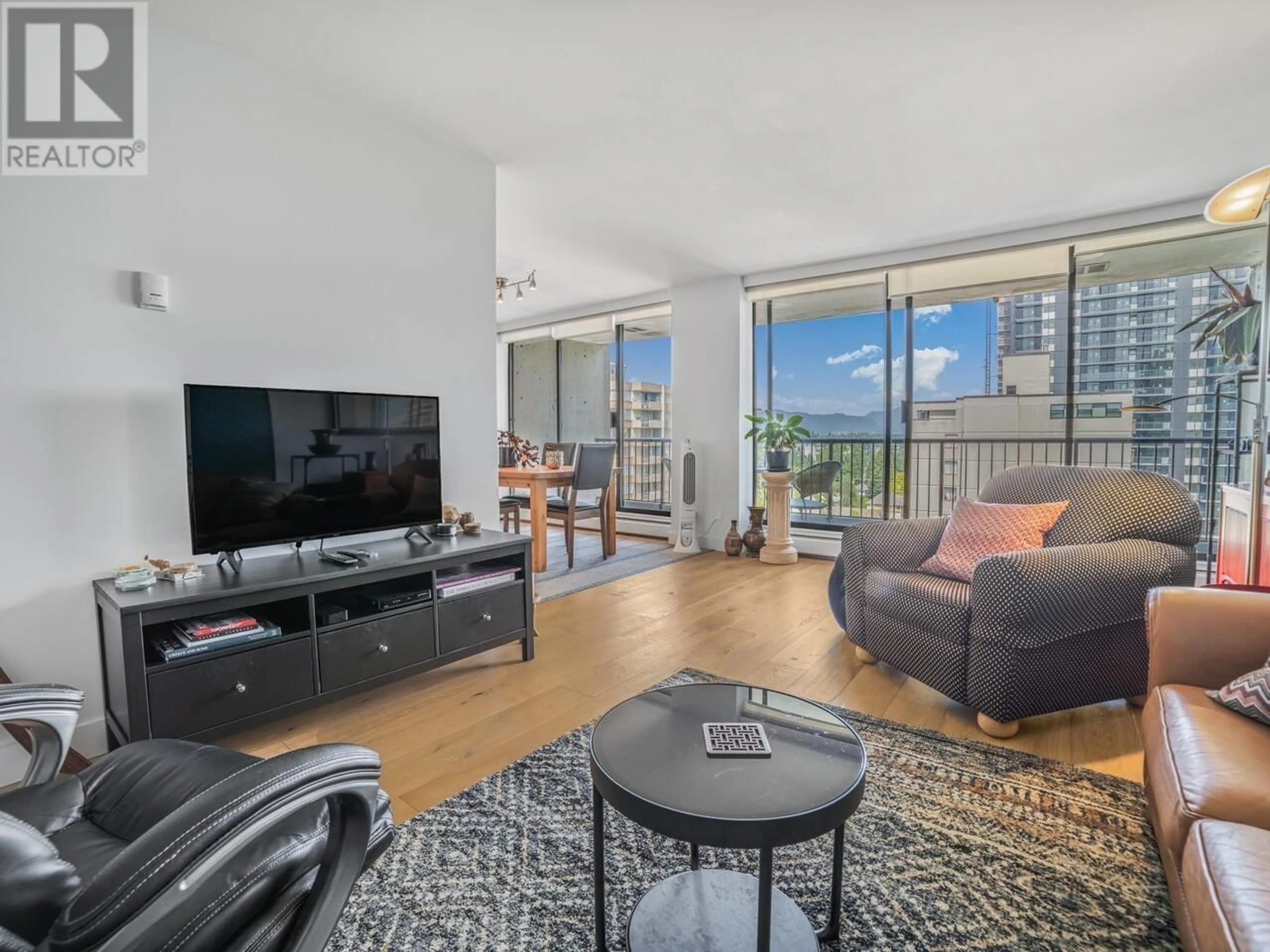 Living room with furniture, unknown for 1104 - 710 SEVENTH AVENUE, New Westminster British Columbia V3M5V3