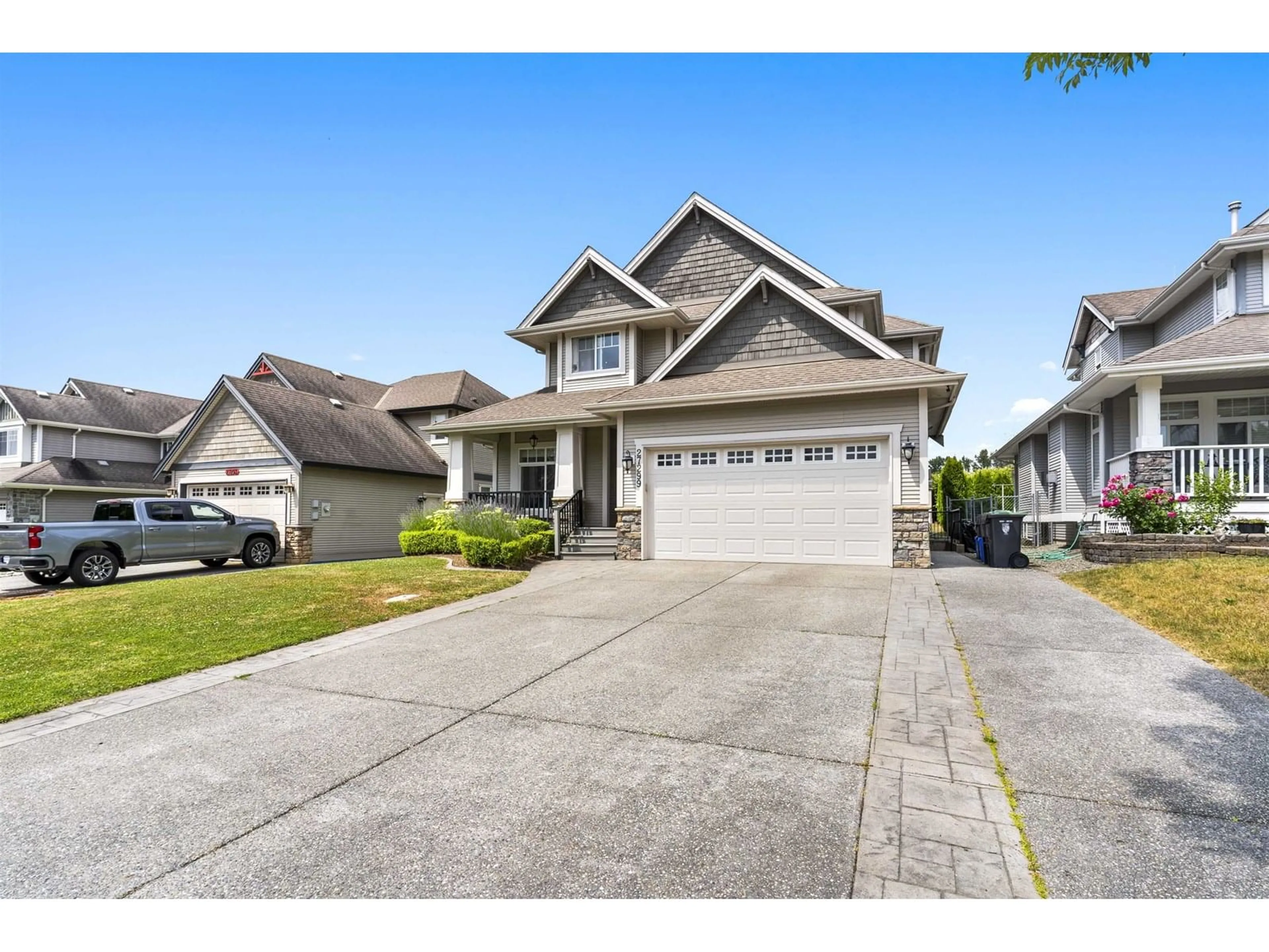 Home with vinyl exterior material, street for 27299 34, Langley British Columbia V4W4A6