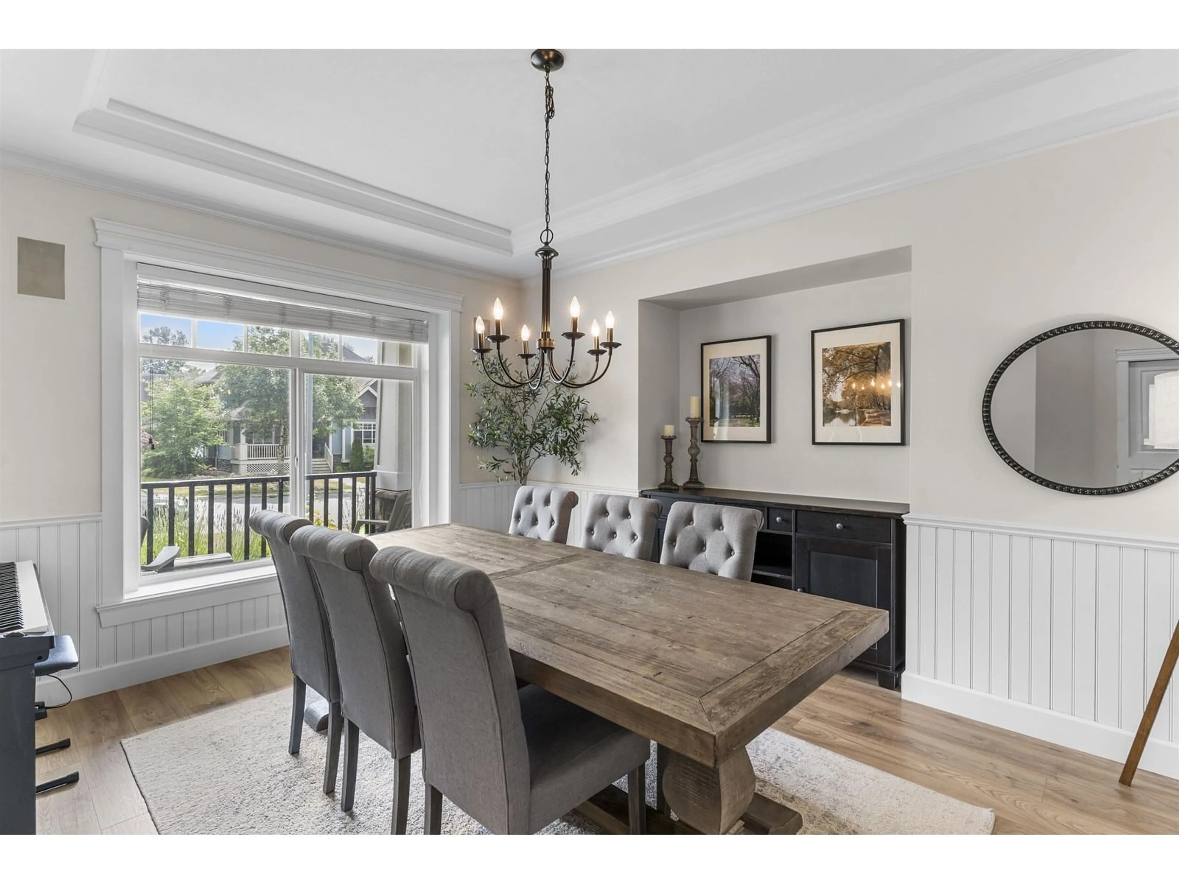 Dining room, wood/laminate floor for 27299 34, Langley British Columbia V4W4A6