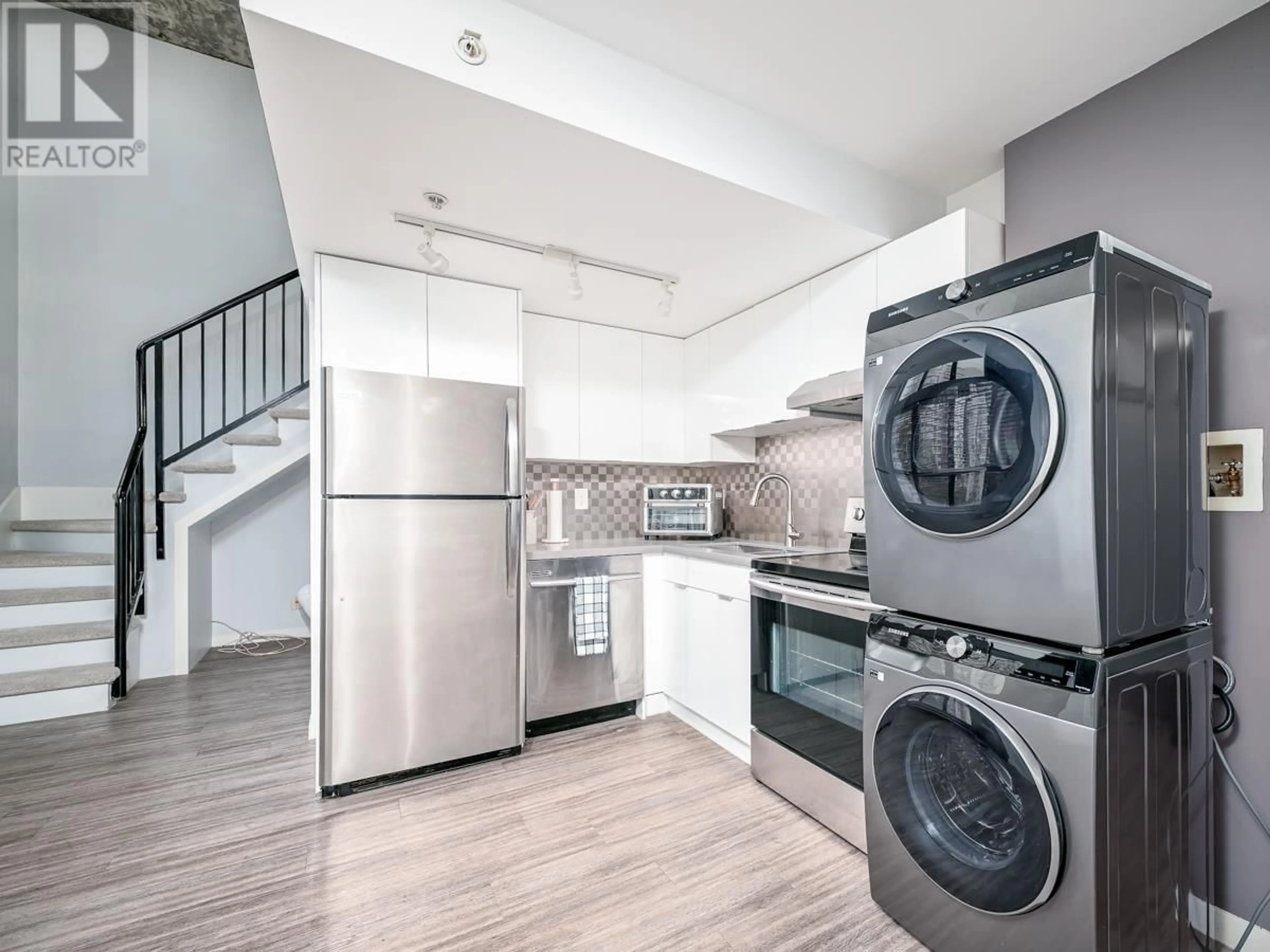 Kitchen with laundary machines, unknown for 501 - 1238 SEYMOUR STREET, Vancouver British Columbia V6B6J3