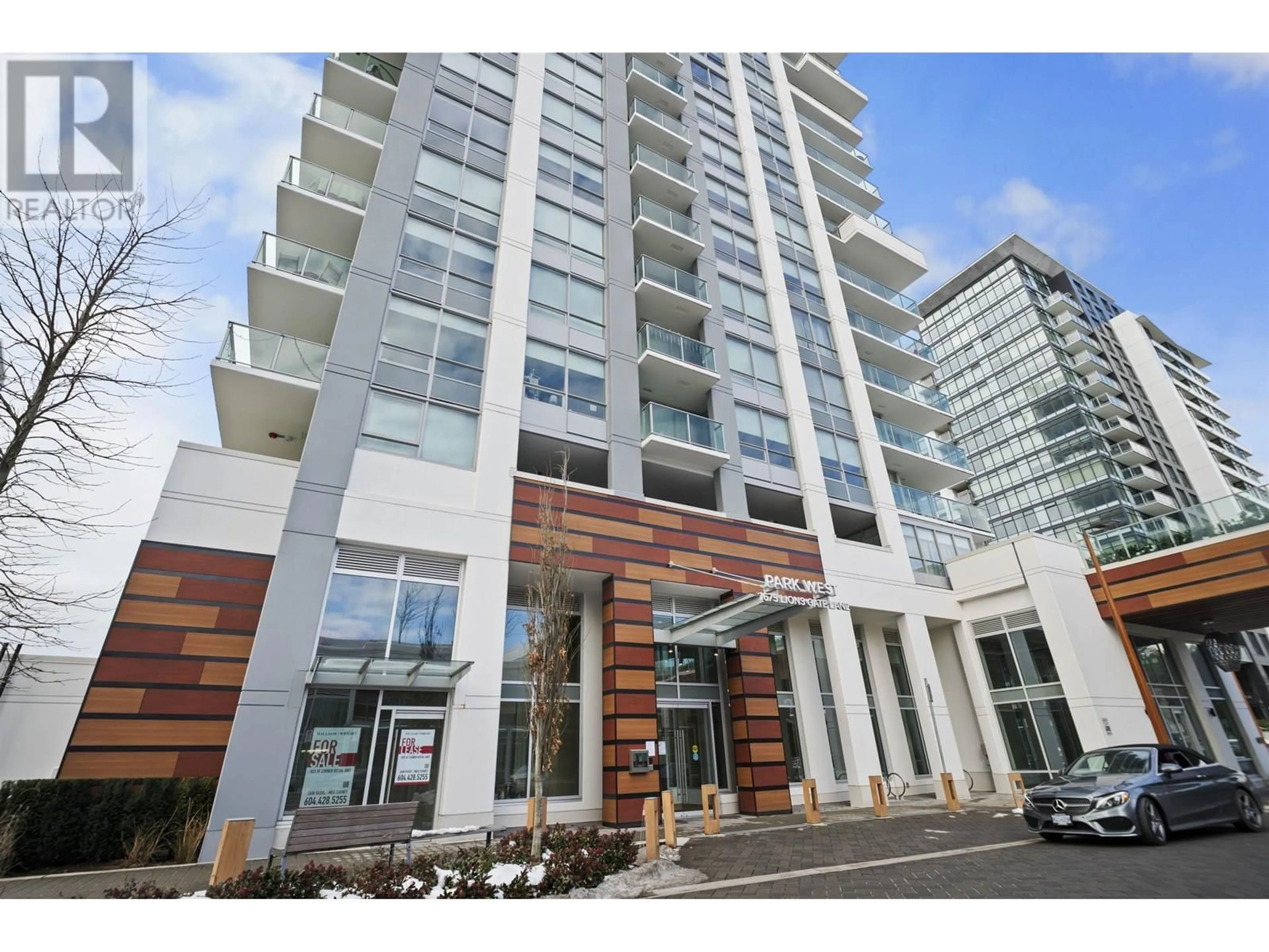 Indoor foyer for 505 - 1675 LIONS GATE LANE, North Vancouver British Columbia V7P3B4