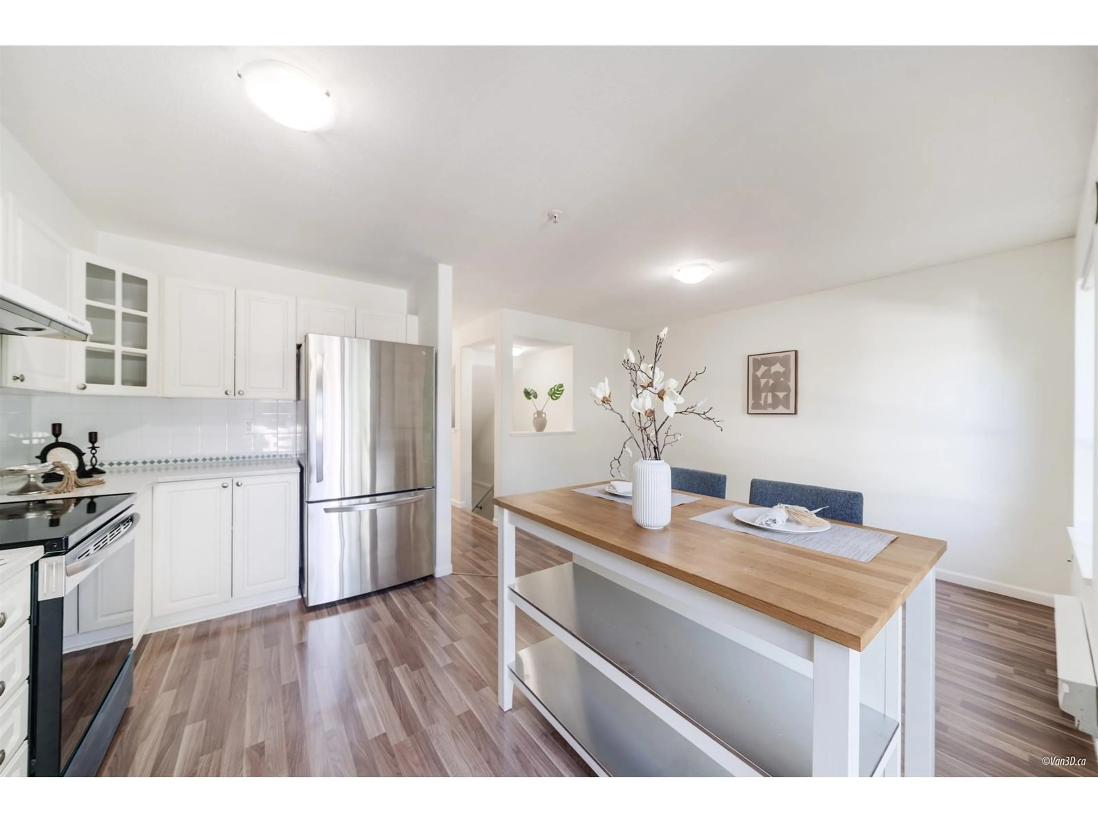 Open concept kitchen, wood/laminate floor for 41 - 8930 WALNUT GROVE, Langley British Columbia V1M3K2