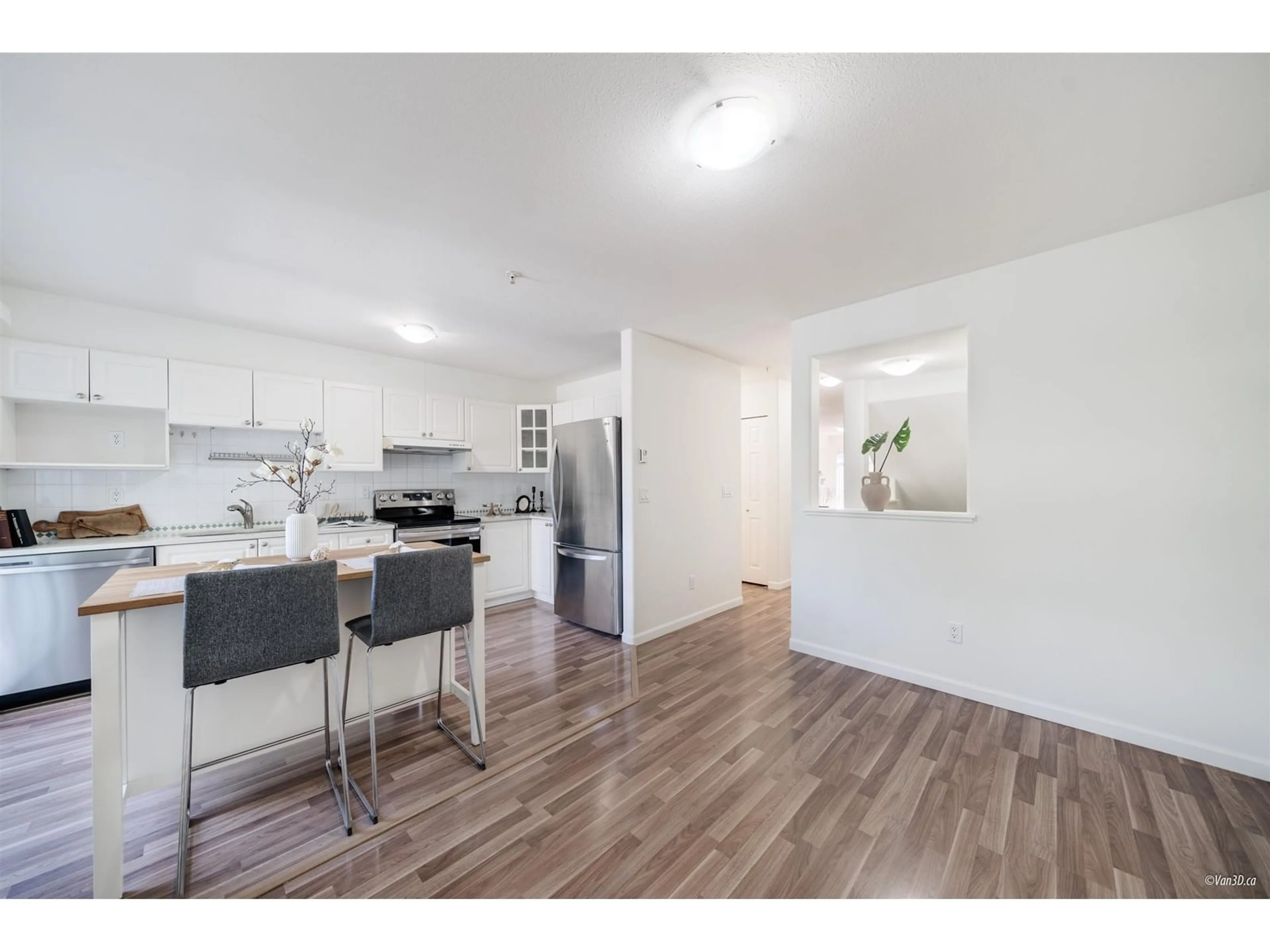 Open concept kitchen, wood/laminate floor for 41 - 8930 WALNUT GROVE, Langley British Columbia V1M3K2