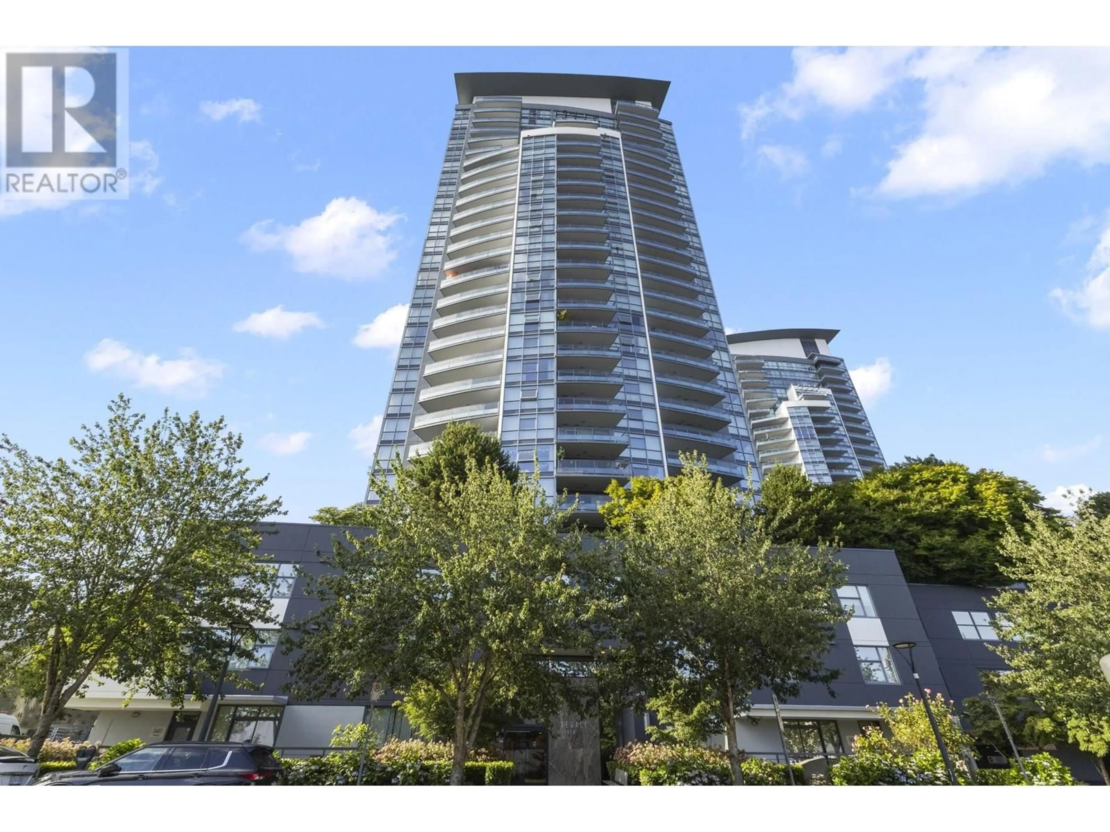 A pic from outside/outdoor area/front of a property/back of a property/a pic from drone, unknown for 1402 - 5611 GORING STREET, Burnaby British Columbia V5B0A3