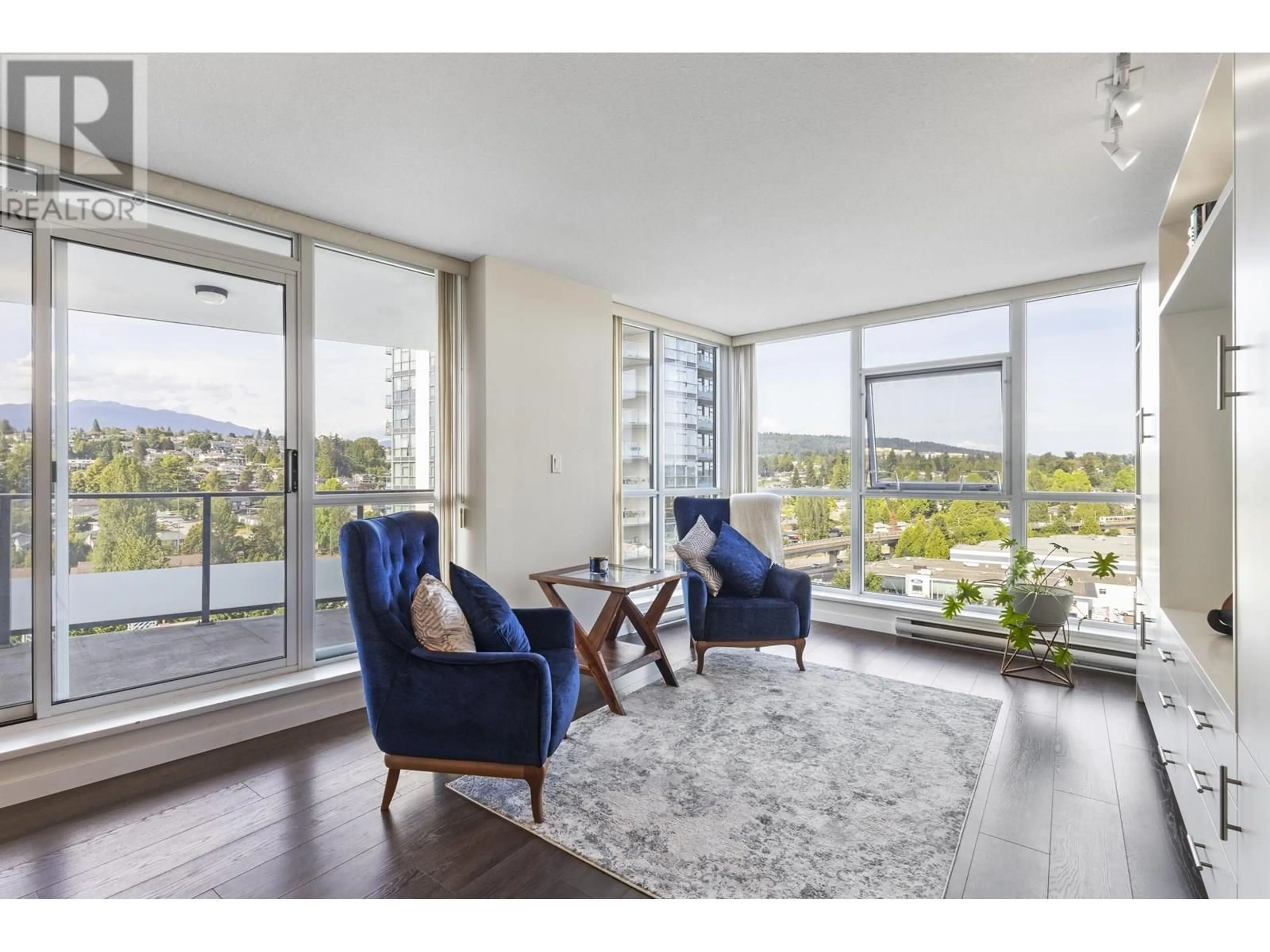 Living room with furniture, unknown for 1402 - 5611 GORING STREET, Burnaby British Columbia V5B0A3