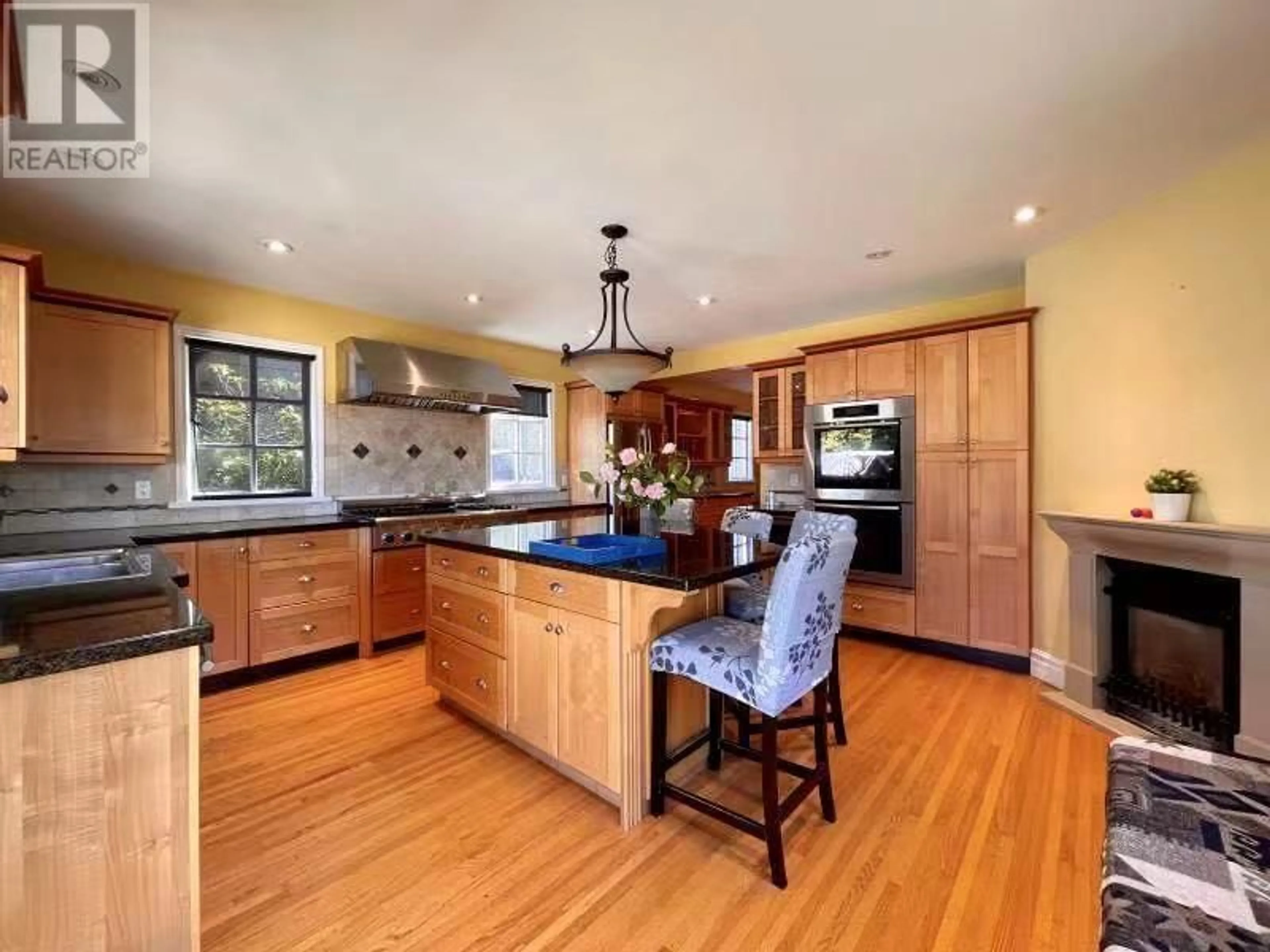 Open concept kitchen, unknown for 1749 WEST 62ND AVENUE, Vancouver British Columbia V6P2G1