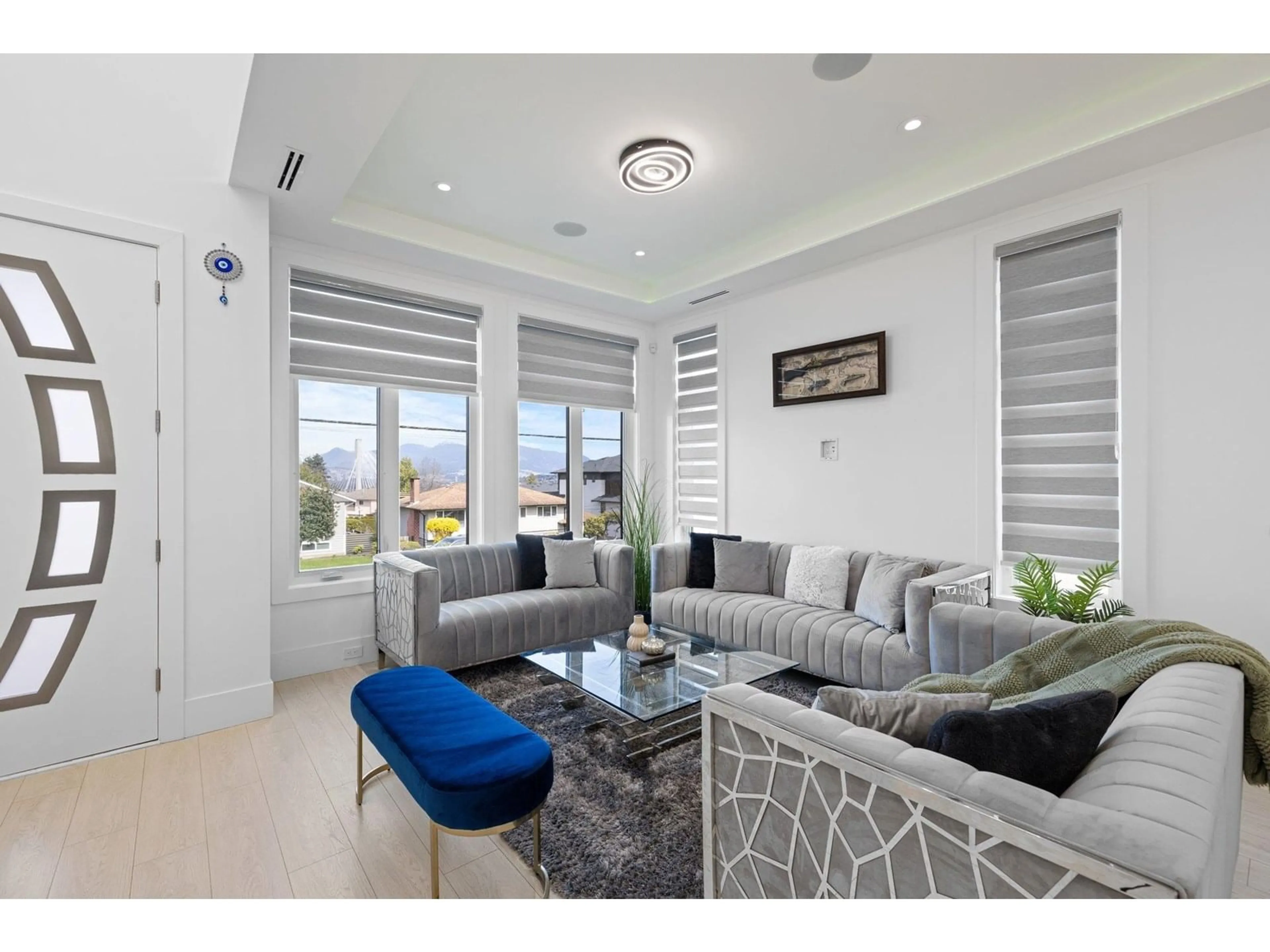 Living room with furniture, unknown for 14714 111A, Surrey British Columbia V3R2E1