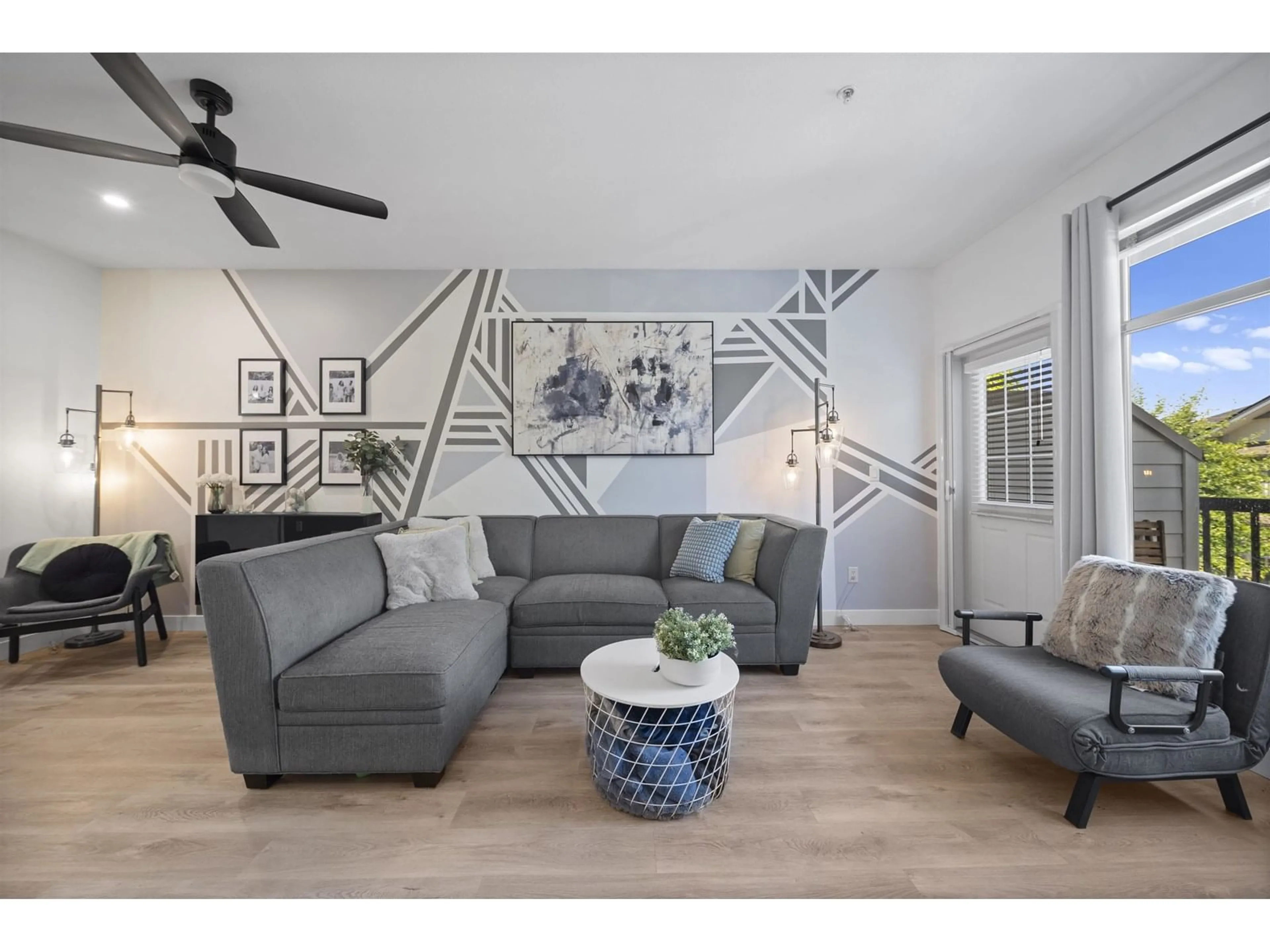 Living room with furniture, unknown for 8 - 21661 88, Langley British Columbia V1M4E6
