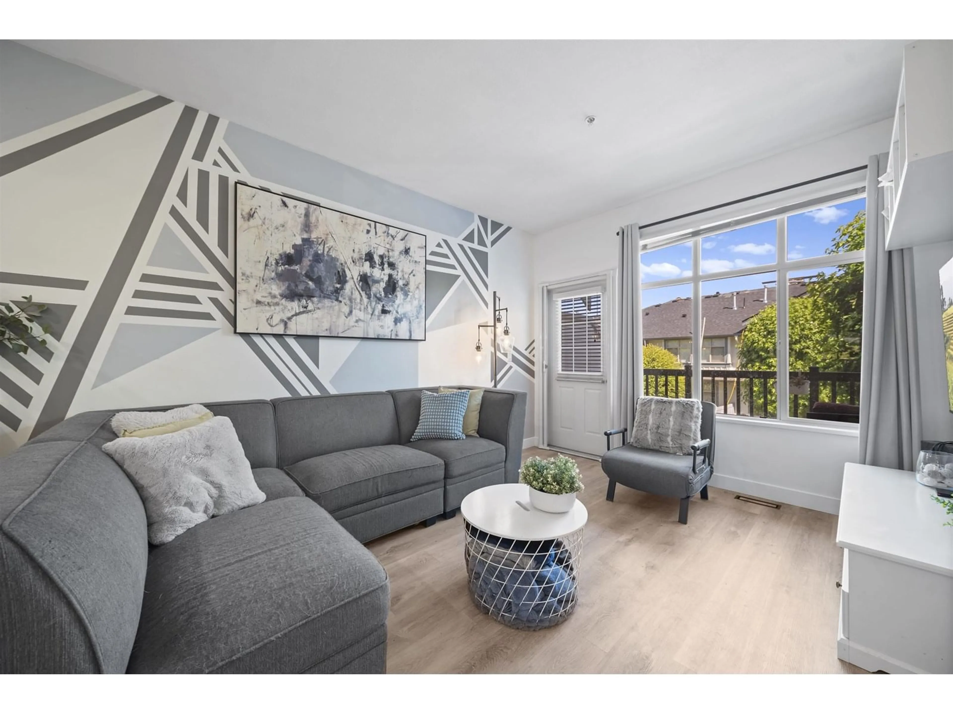Living room with furniture, unknown for 8 - 21661 88, Langley British Columbia V1M4E6