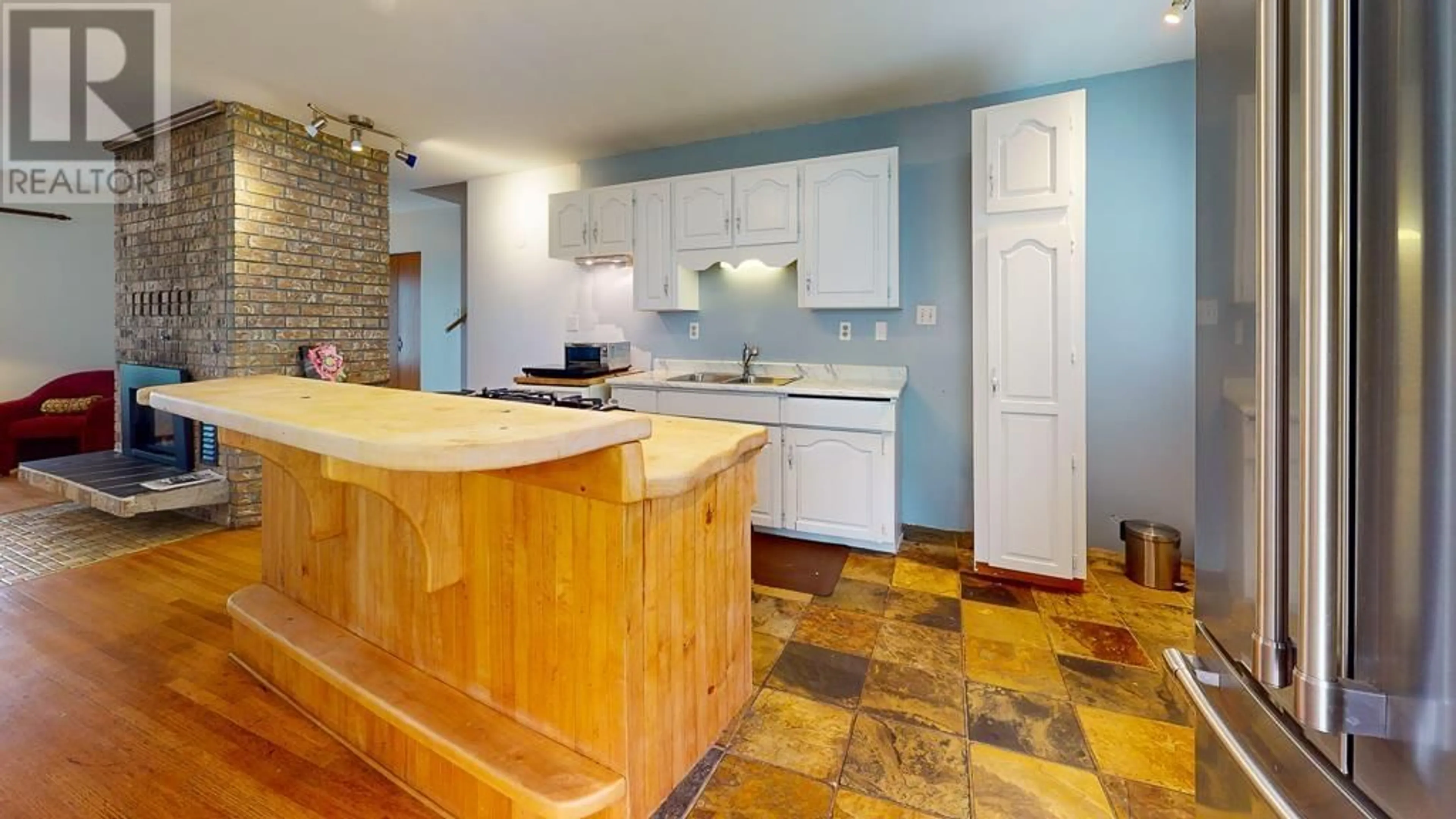 Standard kitchen, ceramic/tile floor for 4372 MARBLE ROAD, Sechelt British Columbia V7Z0B1