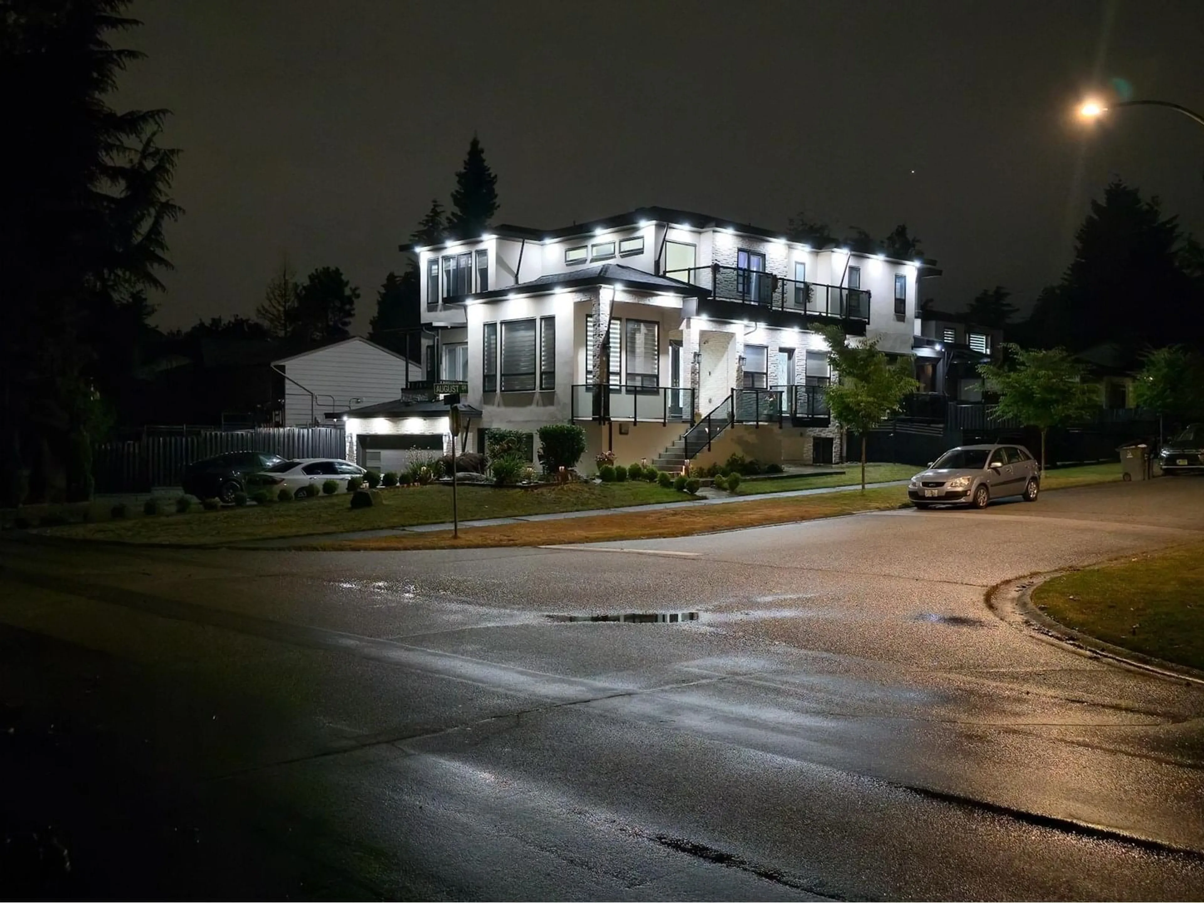 Blurry image for 8619 AUGUST, Surrey British Columbia V3S5A4