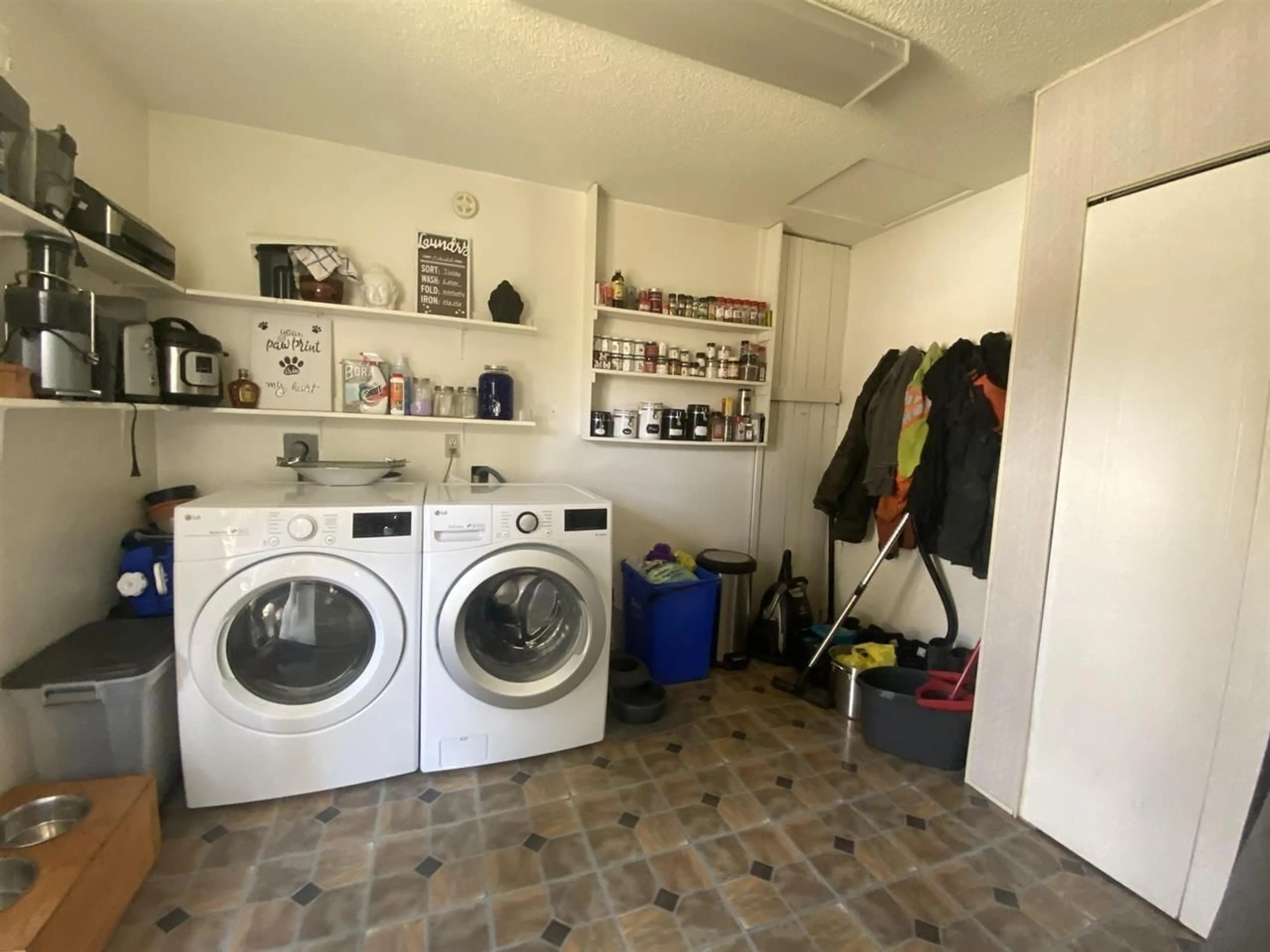 Laundry room for 32525 GEORGE FERGUSON, Abbotsford British Columbia V2T4C8