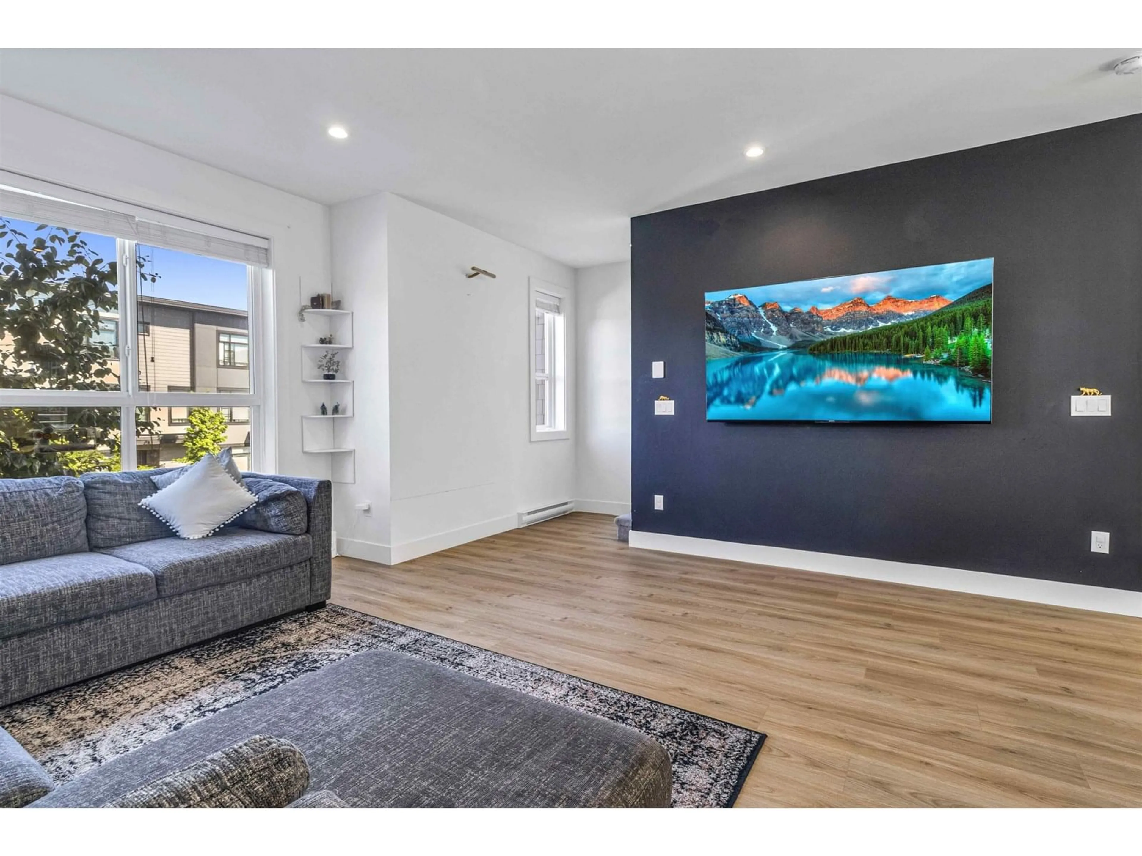 Home theater for 37 - 19255 ALOHA DRIVE, Surrey British Columbia V4N6T8