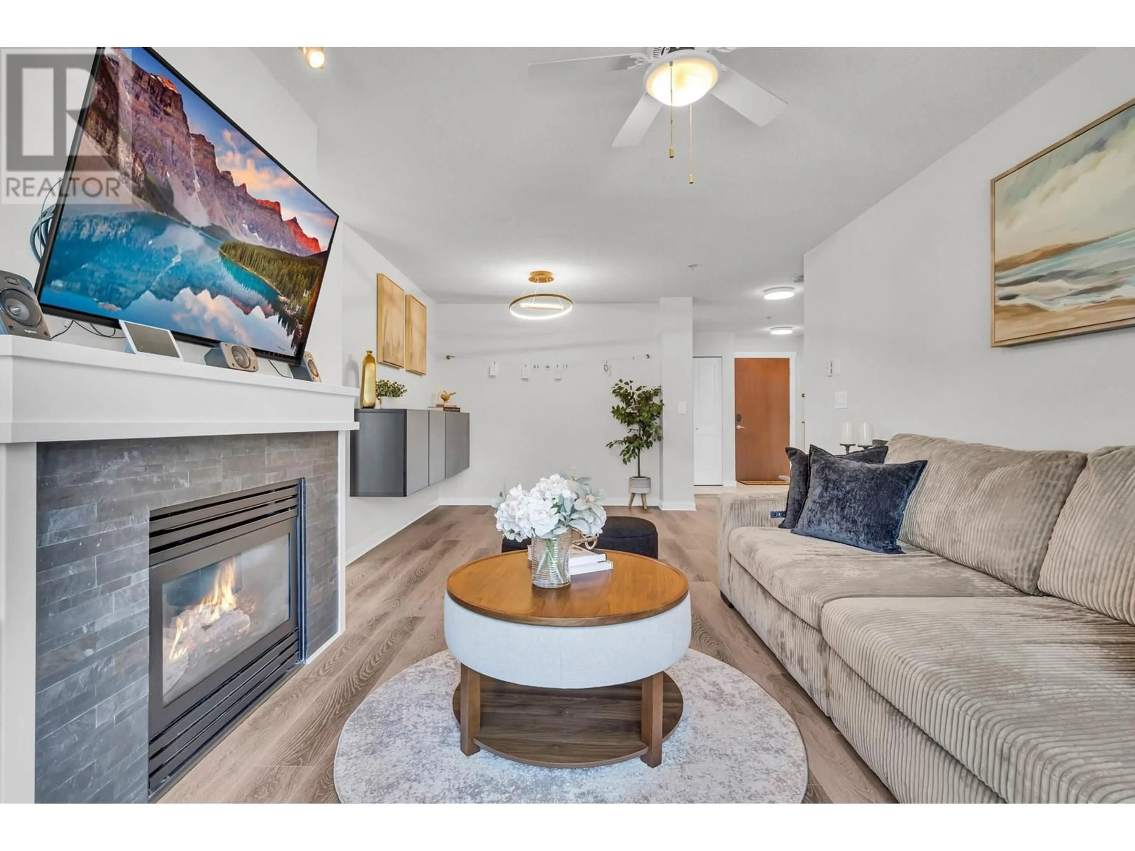 Living room with furniture, unknown for 329 - 9288 ODLIN ROAD, Richmond British Columbia V6X0C3