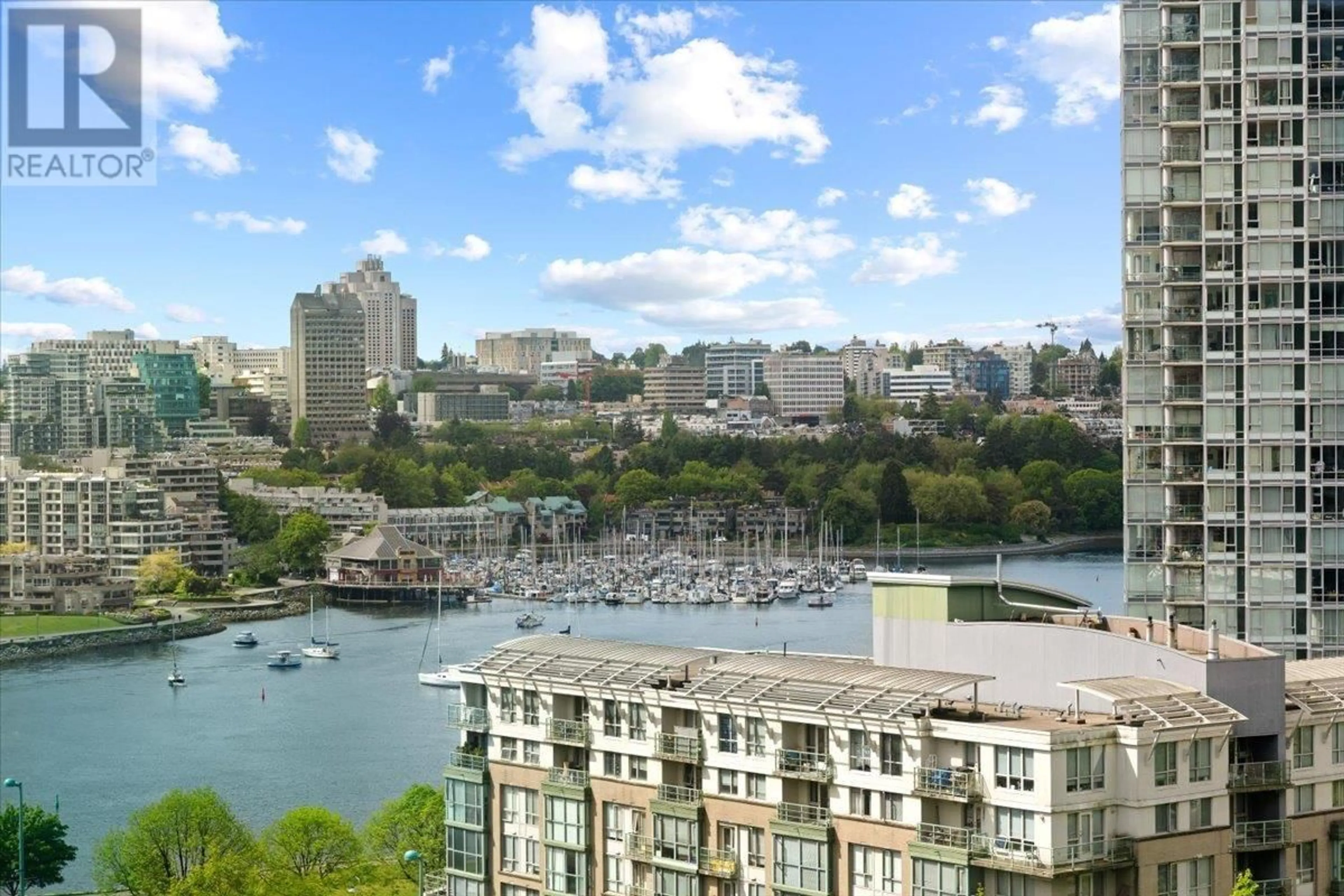 Patio, water/lake/river/ocean view for 1611 - 68 SMITHE STREET, Vancouver British Columbia V6B0P4
