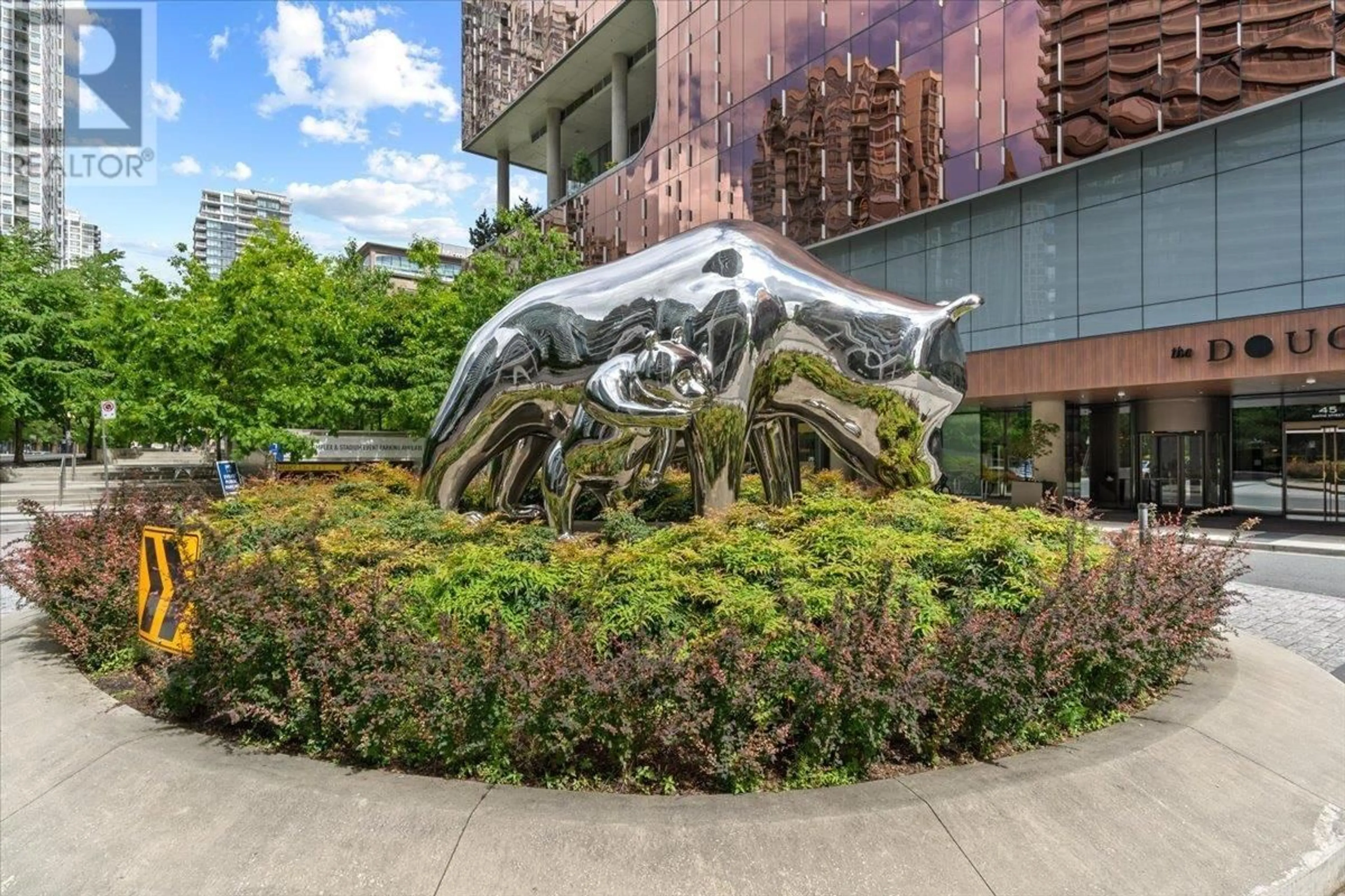 Patio, building for 1611 - 68 SMITHE STREET, Vancouver British Columbia V6B0P4