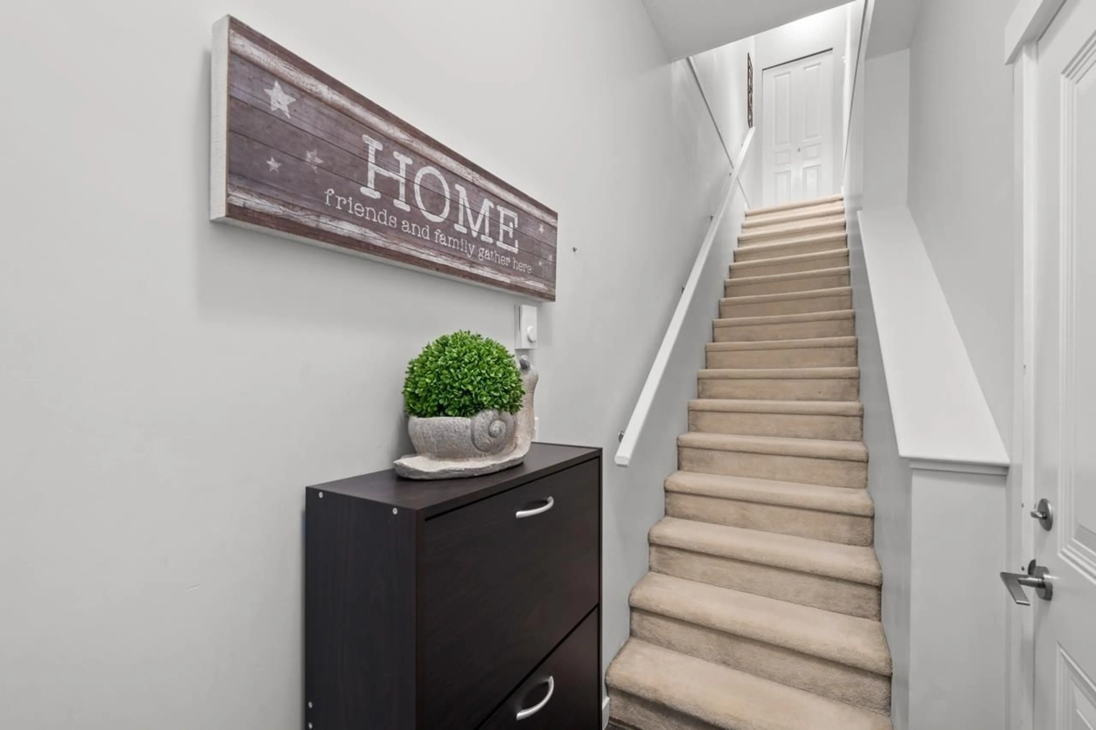 Indoor entryway for 71 - 30989 WESTRIDGE, Abbotsford British Columbia V2T0E7