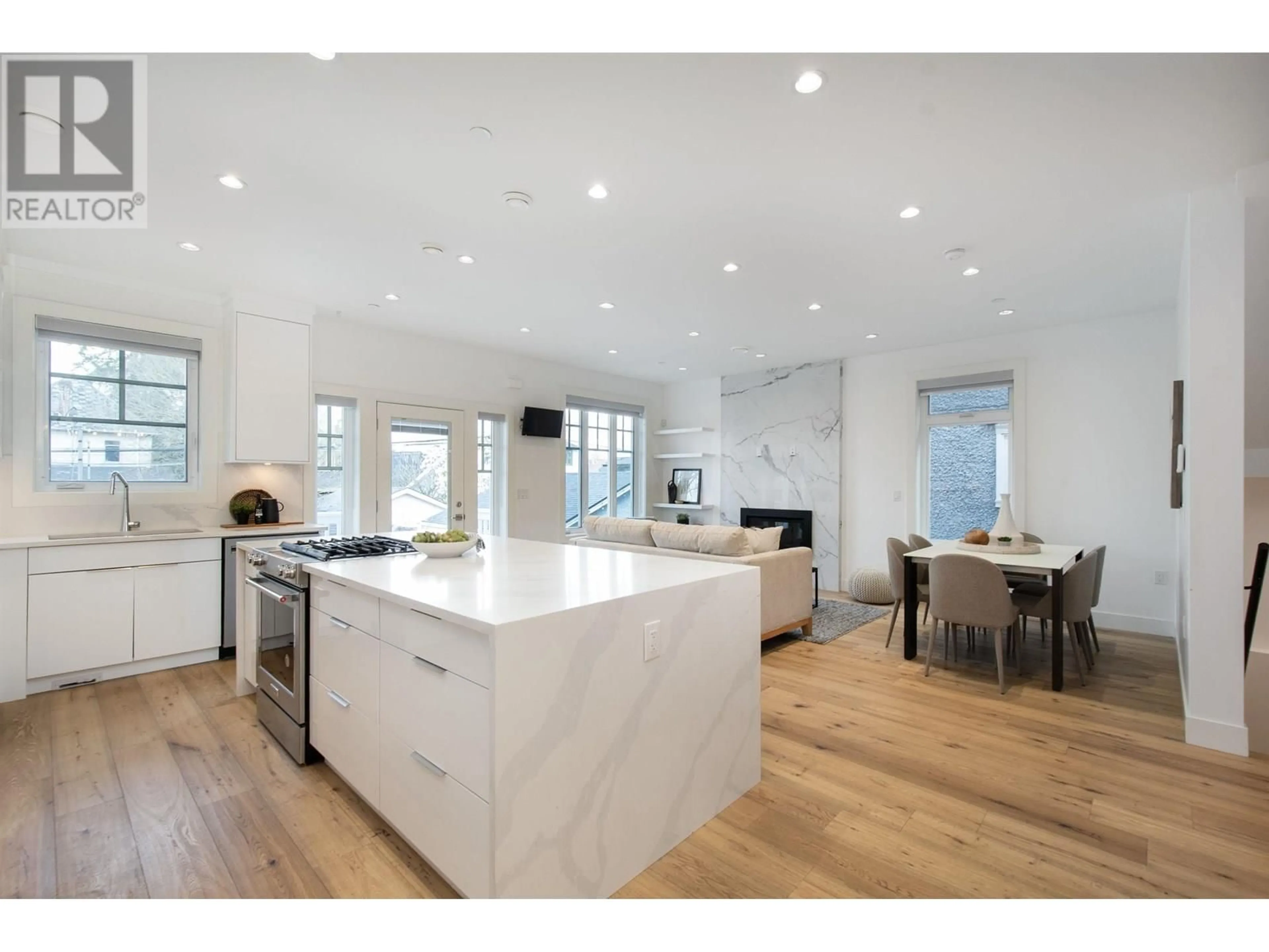 Open concept kitchen, unknown for 849 13TH AVENUE, Vancouver British Columbia V5T2L4