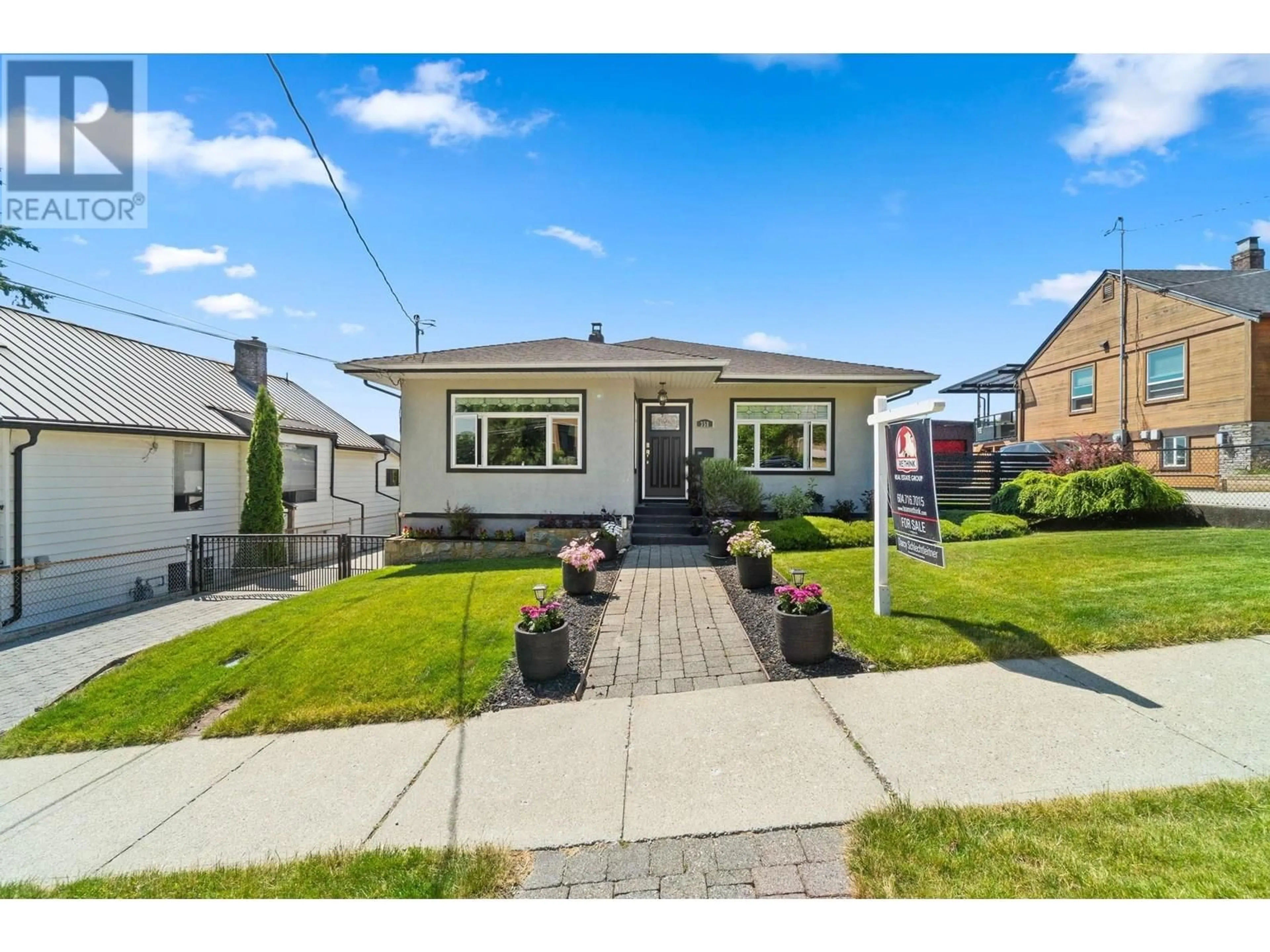 Home with vinyl exterior material, street for 358 ALBERTA STREET, New Westminster British Columbia V3L3J5